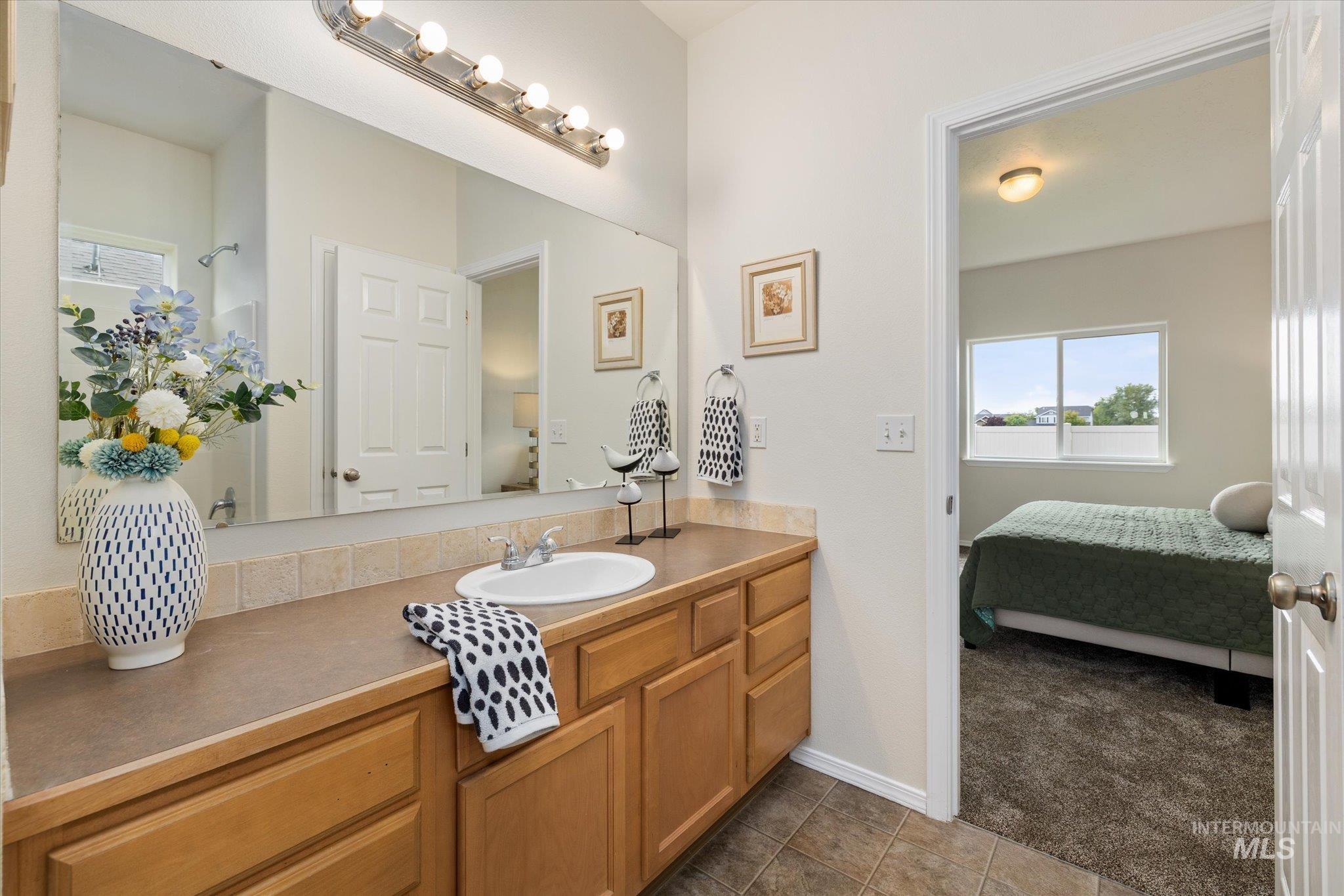 6157 N Silver Elm Way, Meridian, Idaho 83646, 3 Bedrooms, 2 Bathrooms, Residential For Sale, Price $450,000, 98999690