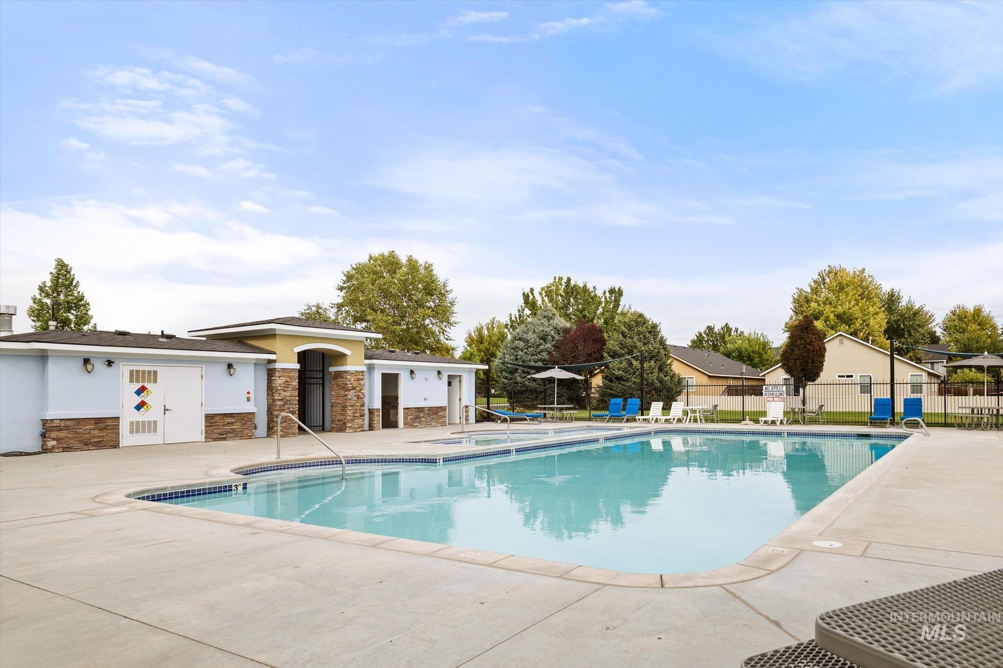 6157 N Silver Elm Way, Meridian, Idaho 83646, 3 Bedrooms, 2 Bathrooms, Residential For Sale, Price $450,000, 98999690
