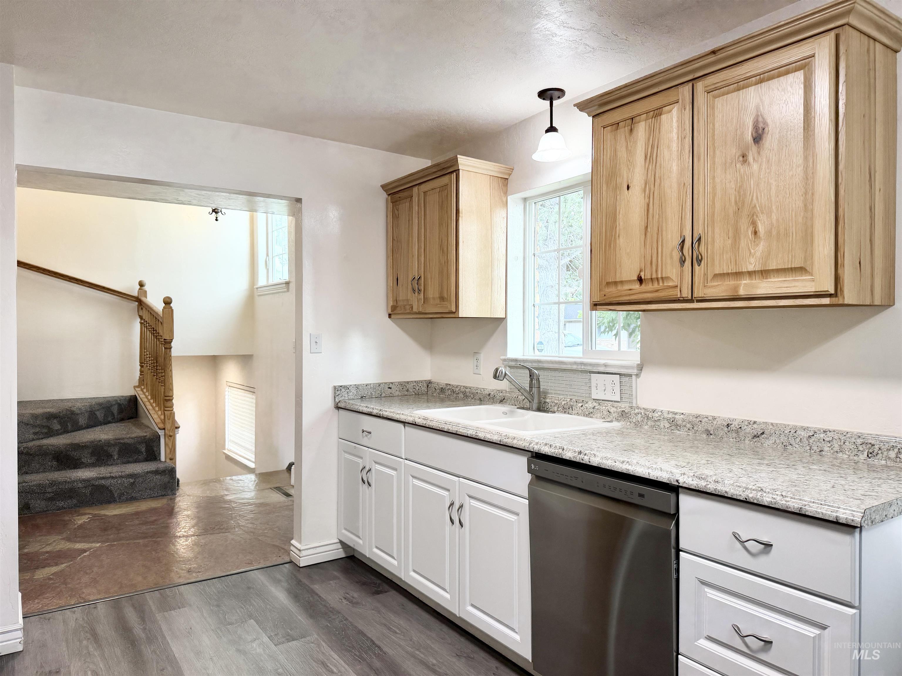 1249 Evergreen Dr., Twin Falls, Idaho 83301, 7 Bedrooms, 3 Bathrooms, Residential For Sale, Price $449,000, 98999692