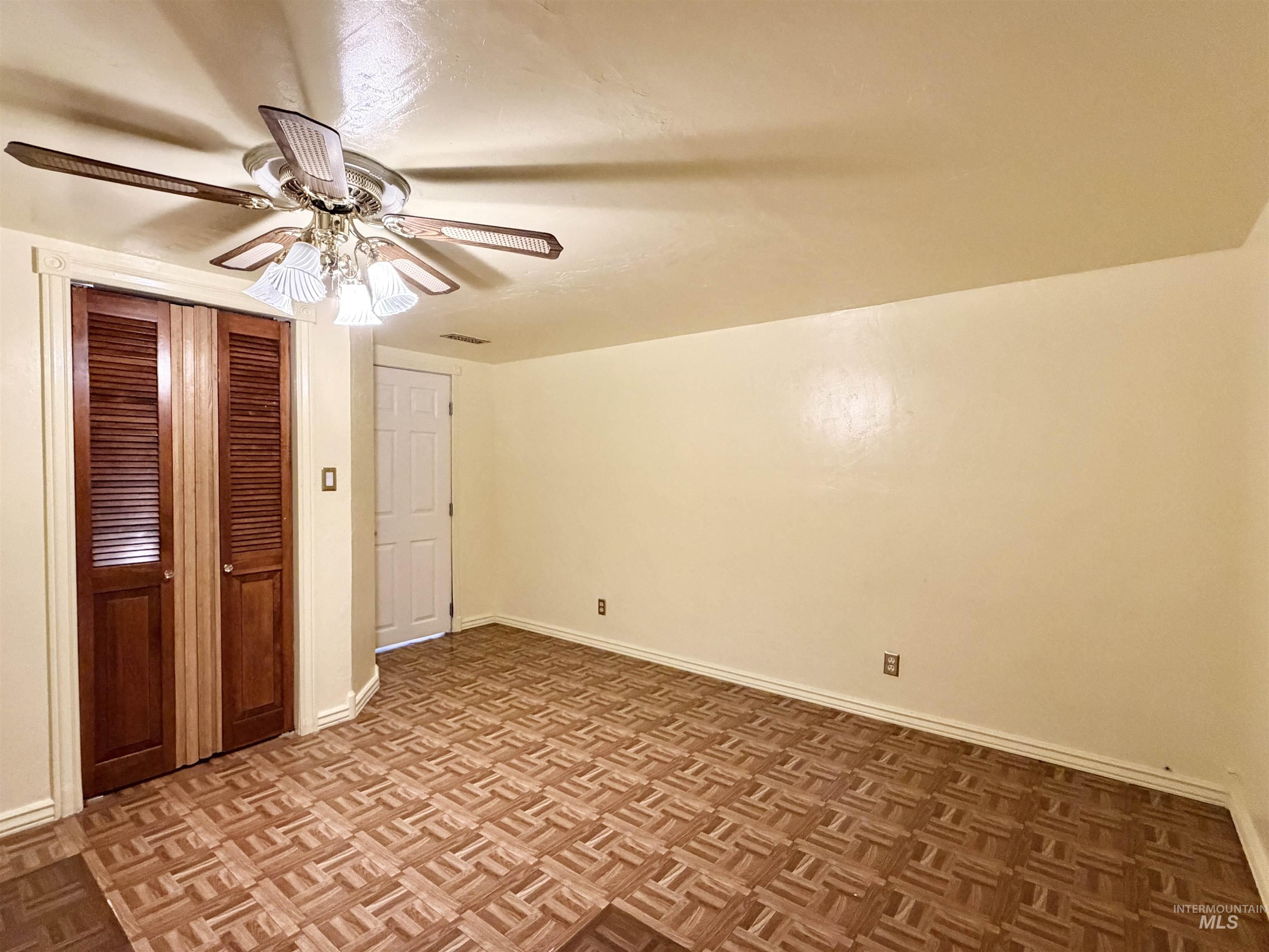 1249 Evergreen Dr., Twin Falls, Idaho 83301, 7 Bedrooms, 3 Bathrooms, Residential For Sale, Price $449,000, 98999692