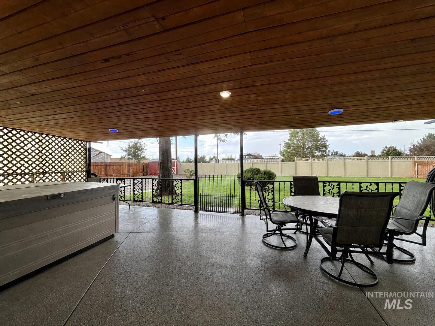 1249 Evergreen Dr., Twin Falls, Idaho 83301, 7 Bedrooms, 3 Bathrooms, Residential For Sale, Price $449,000, 98999692