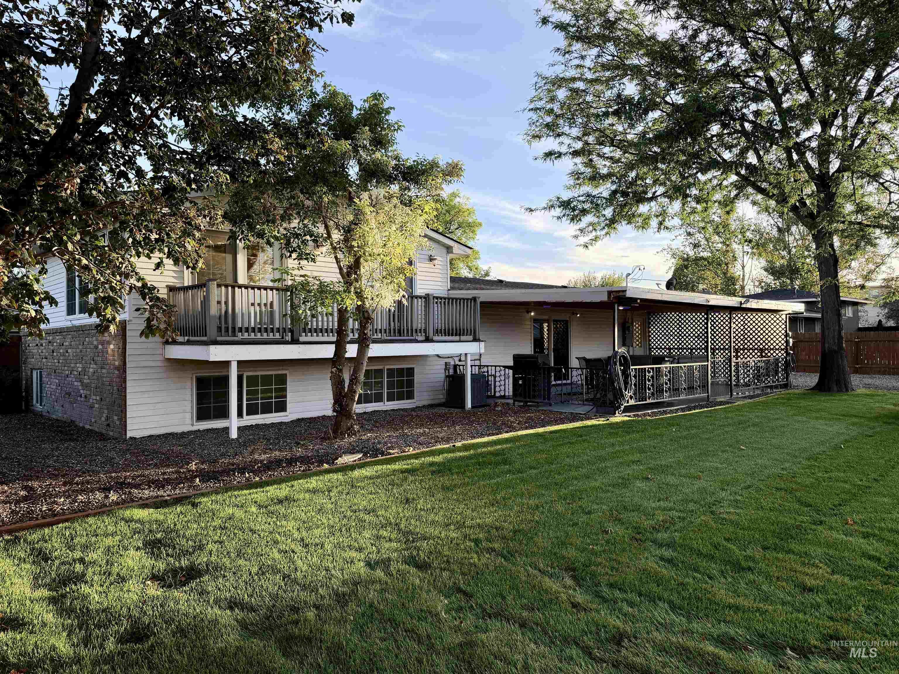 1249 Evergreen Dr., Twin Falls, Idaho 83301, 7 Bedrooms, 3 Bathrooms, Residential For Sale, Price $449,000, 98999692
