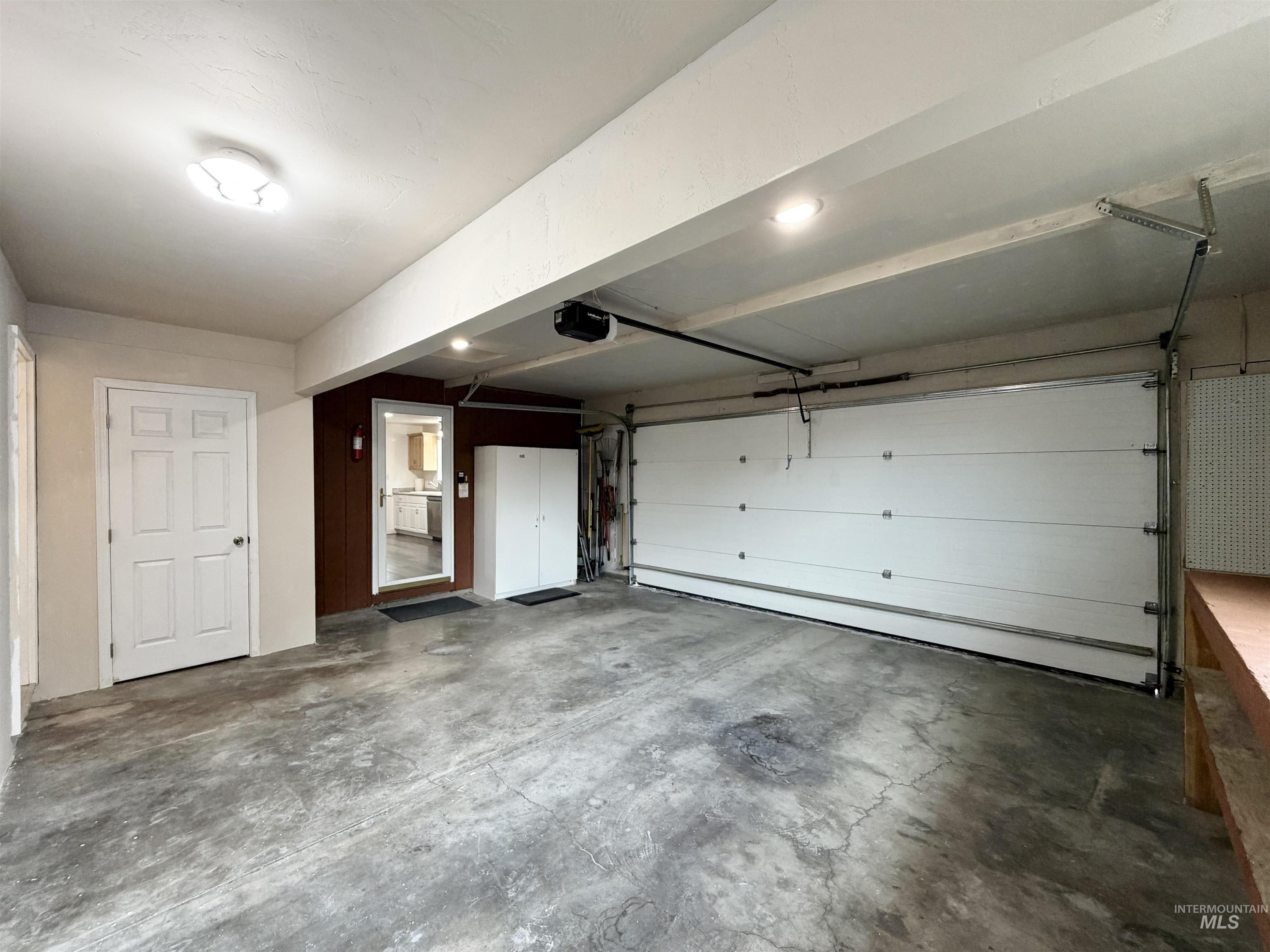1249 Evergreen Dr., Twin Falls, Idaho 83301, 7 Bedrooms, 3 Bathrooms, Residential For Sale, Price $449,000, 98999692