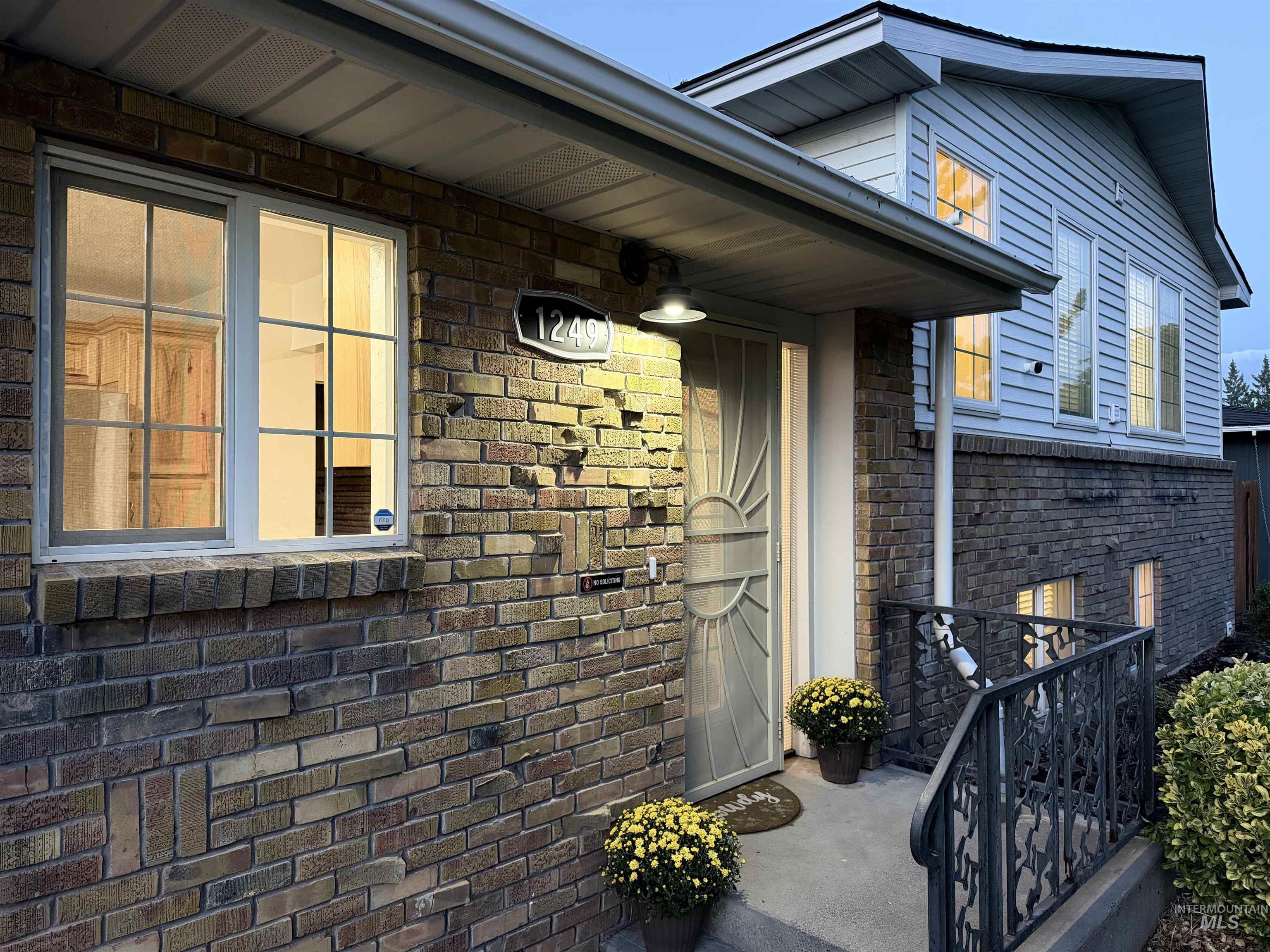 1249 Evergreen Dr., Twin Falls, Idaho 83301, 7 Bedrooms, 3 Bathrooms, Residential For Sale, Price $449,000, 98999692