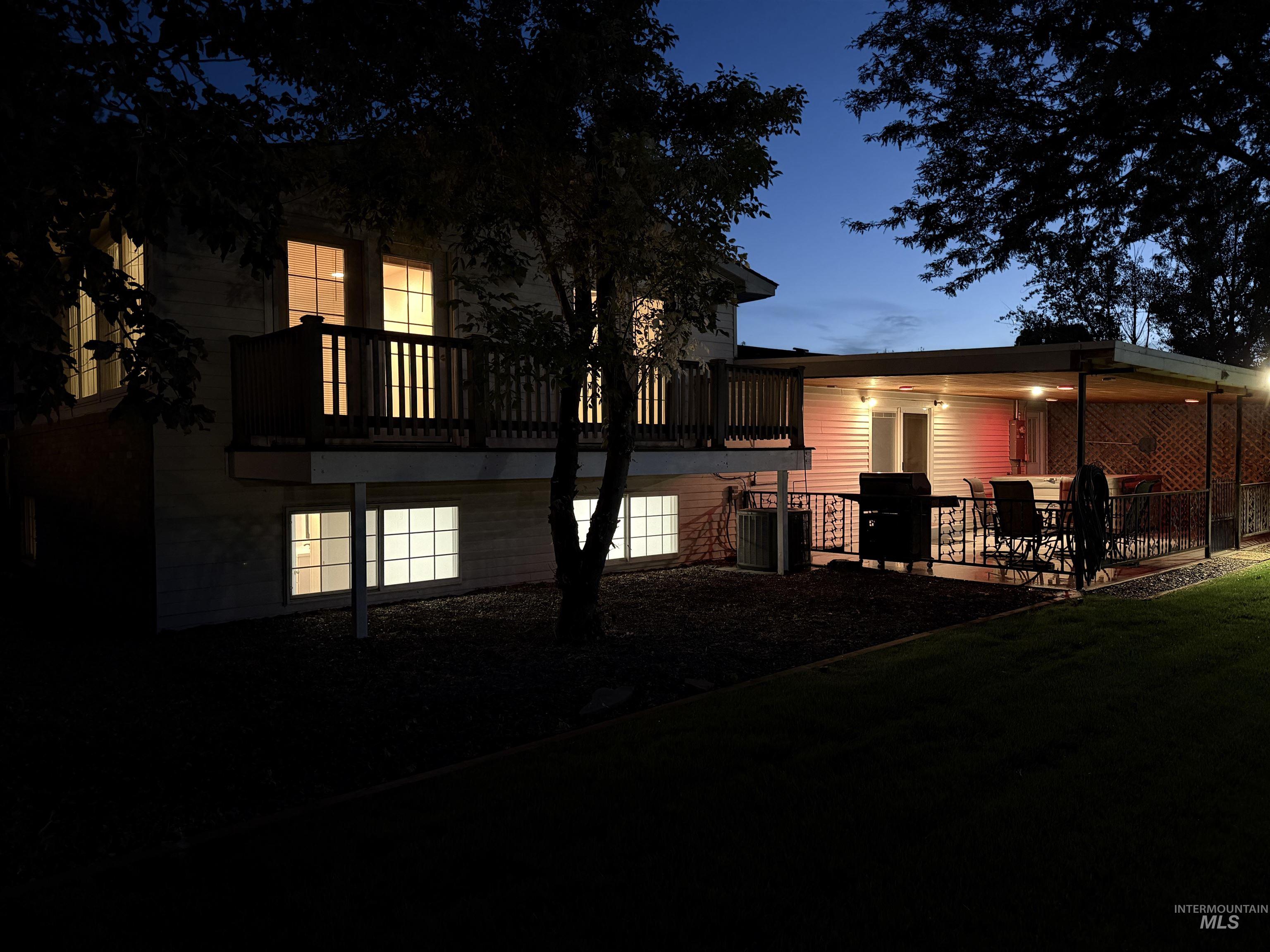 1249 Evergreen Dr., Twin Falls, Idaho 83301, 7 Bedrooms, 3 Bathrooms, Residential For Sale, Price $449,000, 98999692