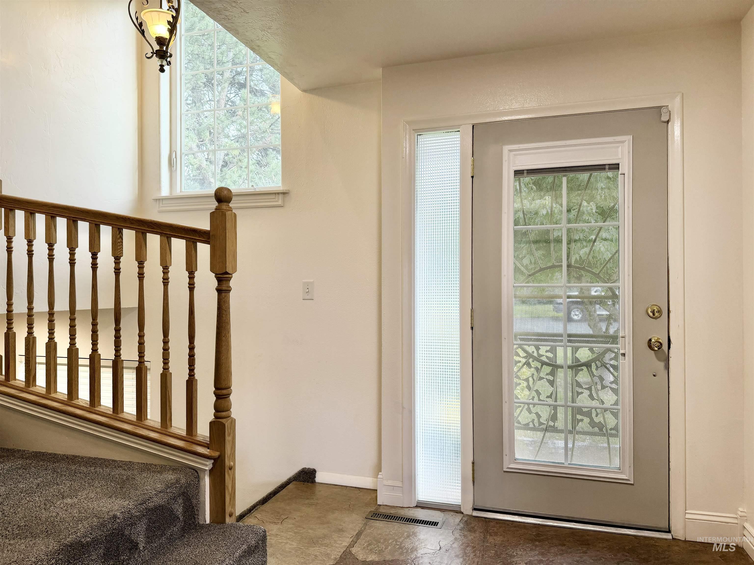 1249 Evergreen Dr., Twin Falls, Idaho 83301, 7 Bedrooms, 3 Bathrooms, Residential For Sale, Price $449,000, 98999692