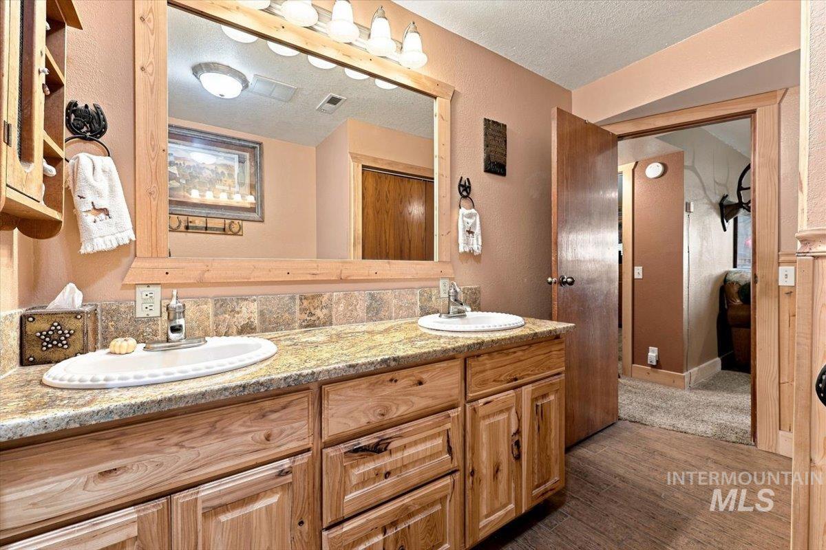 28725 Hwy 30, Caldwell, Idaho 83607, 3 Bedrooms, 1 Bathroom, Residential For Sale, Price $575,000, 98999695