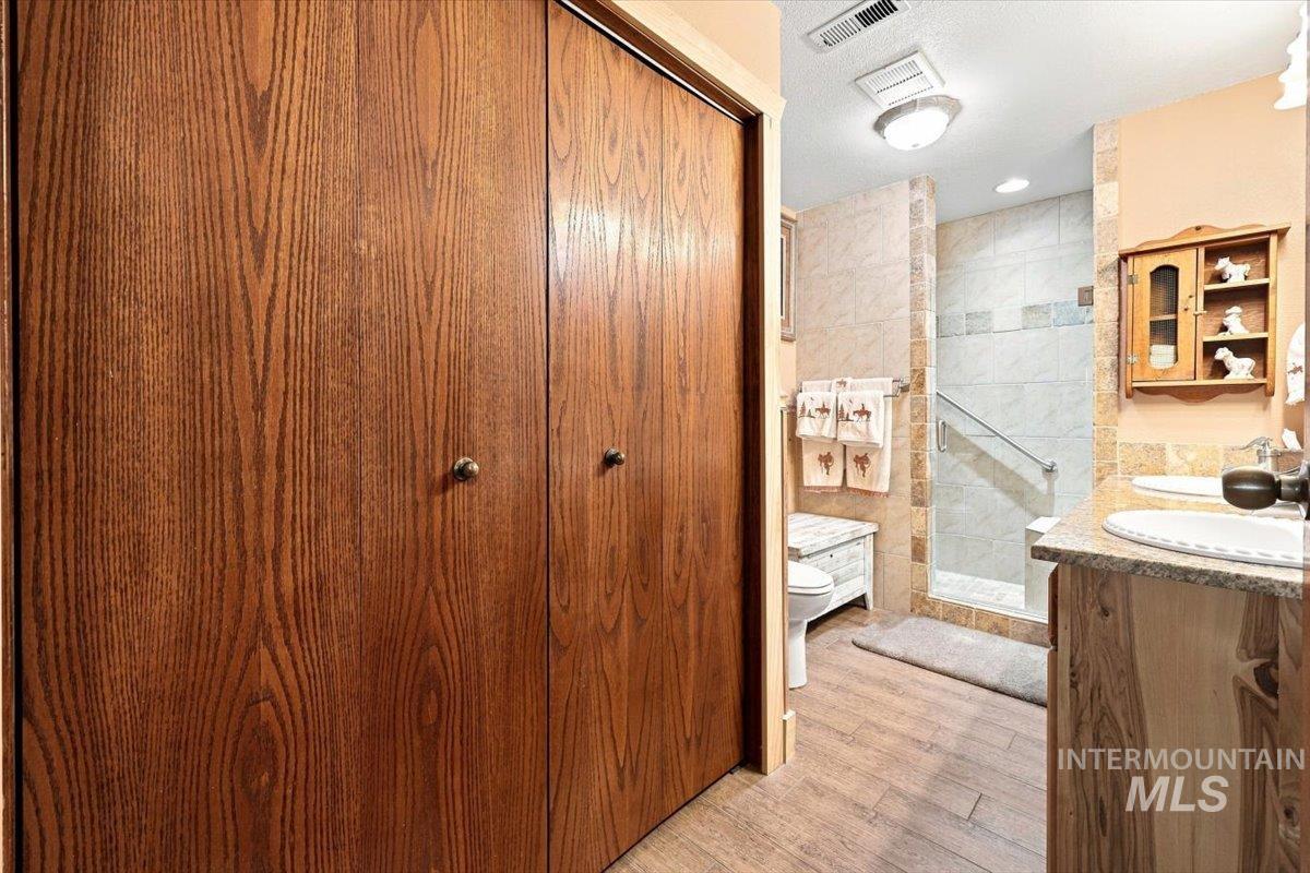28725 Hwy 30, Caldwell, Idaho 83607, 3 Bedrooms, 1 Bathroom, Residential For Sale, Price $575,000, 98999695