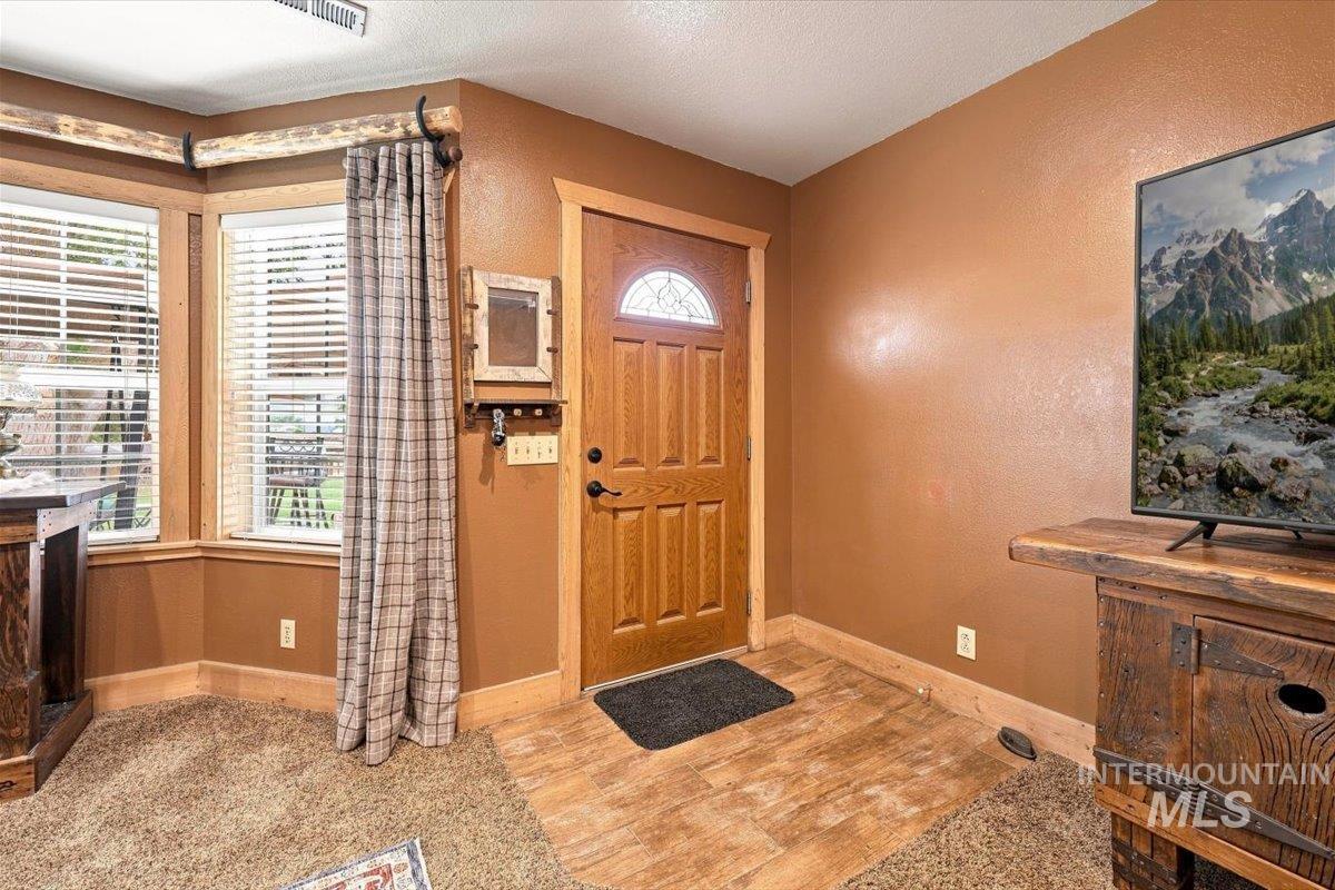 28725 Hwy 30, Caldwell, Idaho 83607, 3 Bedrooms, 1 Bathroom, Residential For Sale, Price $575,000, 98999695