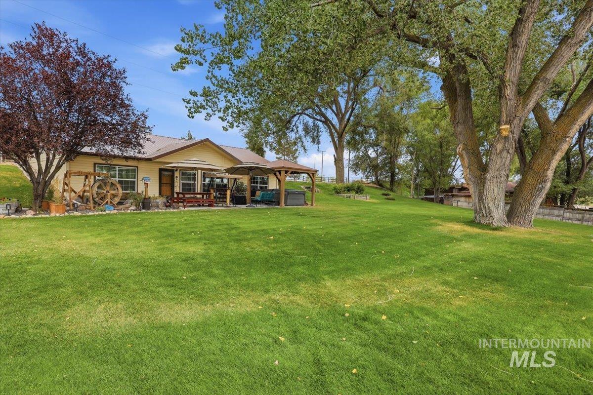 28725 Hwy 30, Caldwell, Idaho 83607, 3 Bedrooms, 1 Bathroom, Residential For Sale, Price $575,000, 98999695