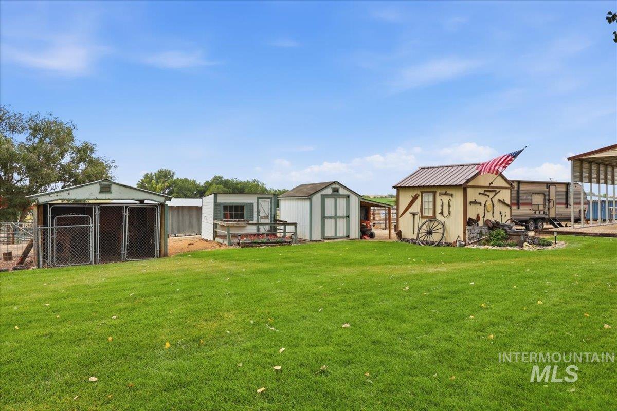 28725 Hwy 30, Caldwell, Idaho 83607, 3 Bedrooms, 1 Bathroom, Residential For Sale, Price $575,000, 98999695