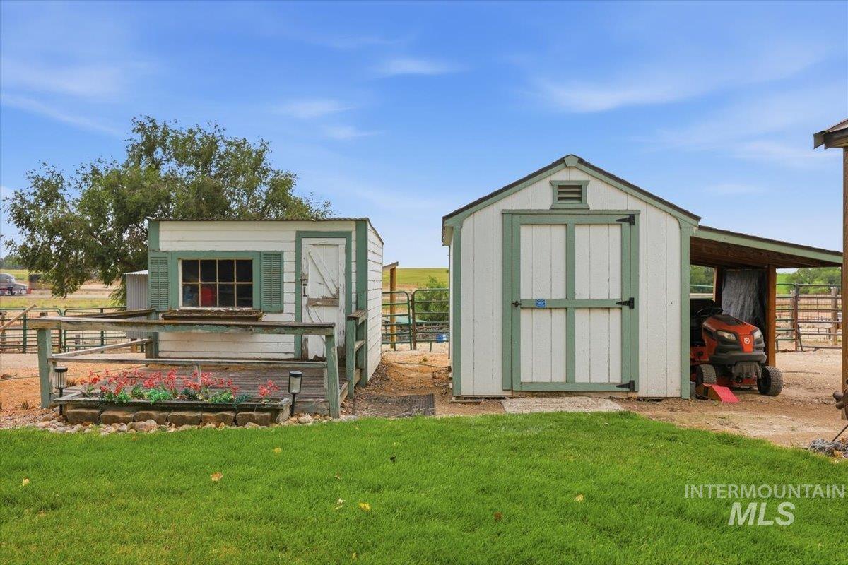28725 Hwy 30, Caldwell, Idaho 83607, 3 Bedrooms, 1 Bathroom, Residential For Sale, Price $575,000, 98999695