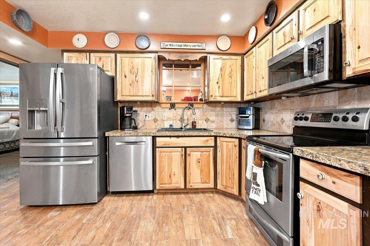 28725 Hwy 30, Caldwell, Idaho 83607, 3 Bedrooms, 1 Bathroom, Residential For Sale, Price $575,000, 98999695