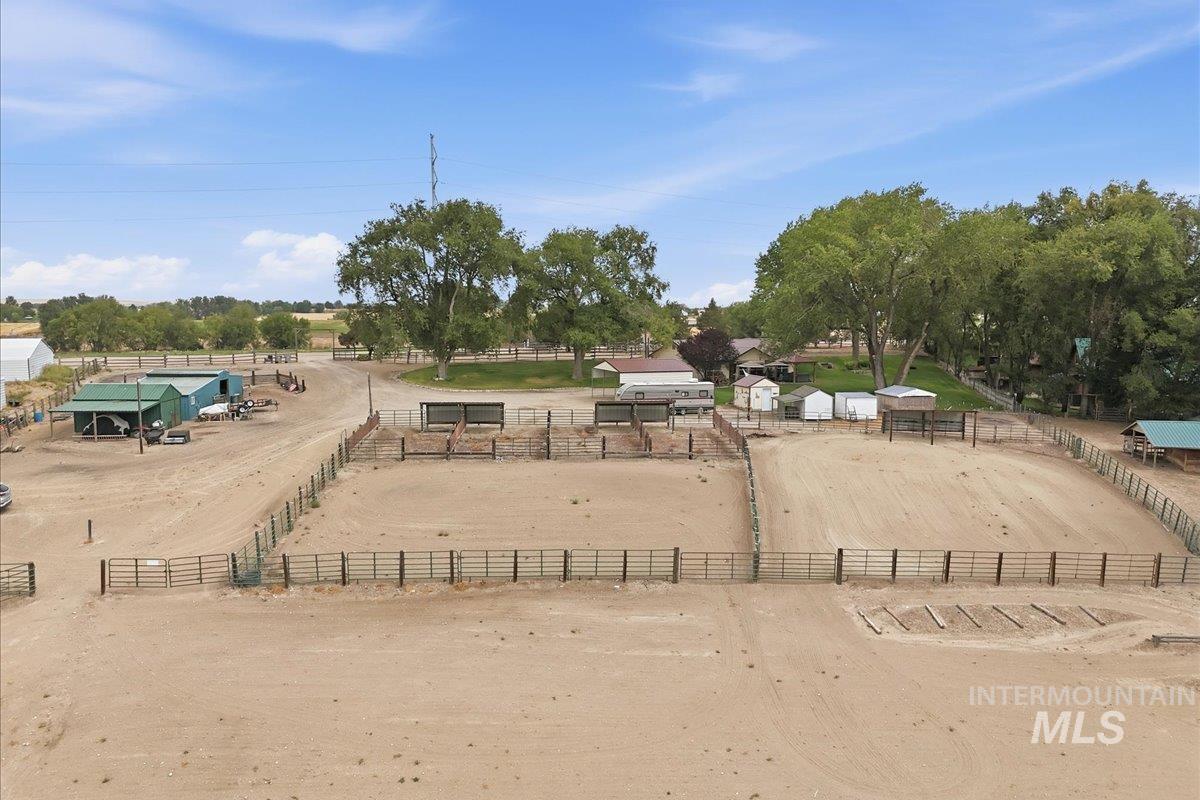 28725 Hwy 30, Caldwell, Idaho 83607, 3 Bedrooms, 1 Bathroom, Residential For Sale, Price $575,000, 98999695