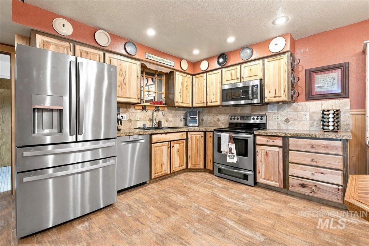 28725 Hwy 30, Caldwell, Idaho 83607, 3 Bedrooms, 1 Bathroom, Residential For Sale, Price $575,000, 98999695