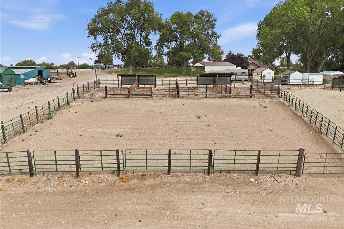 28725 Hwy 30, Caldwell, Idaho 83607, 3 Bedrooms, 1 Bathroom, Residential For Sale, Price $575,000, 98999695