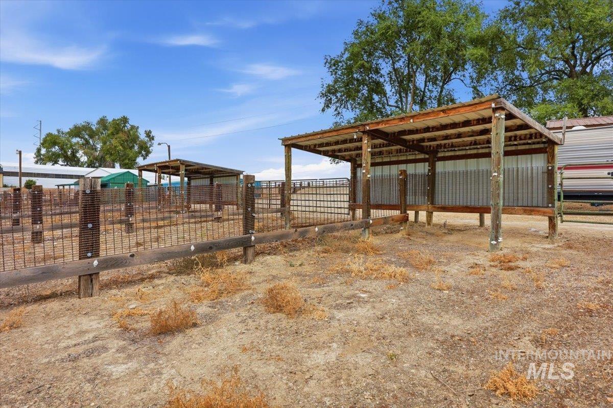 28725 Hwy 30, Caldwell, Idaho 83607, 3 Bedrooms, 1 Bathroom, Residential For Sale, Price $575,000, 98999695