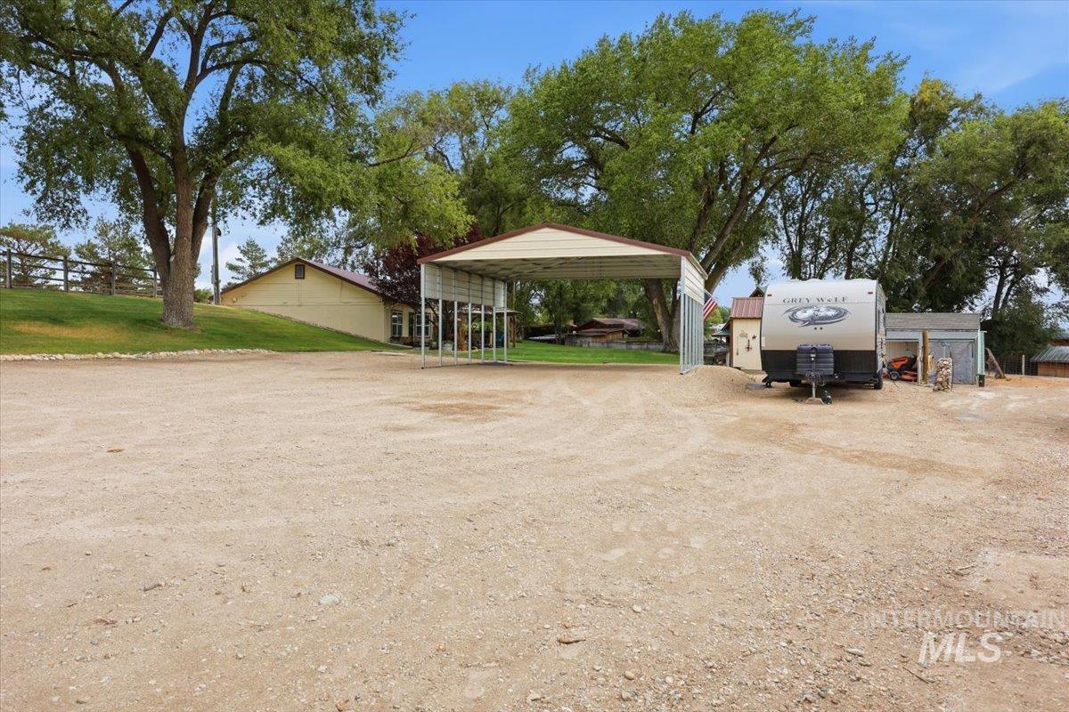 28725 Hwy 30, Caldwell, Idaho 83607, 3 Bedrooms, 1 Bathroom, Residential For Sale, Price $575,000, 98999695