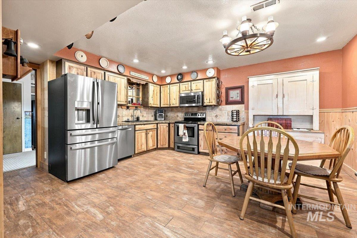 28725 Hwy 30, Caldwell, Idaho 83607, 3 Bedrooms, 1 Bathroom, Residential For Sale, Price $575,000, 98999695