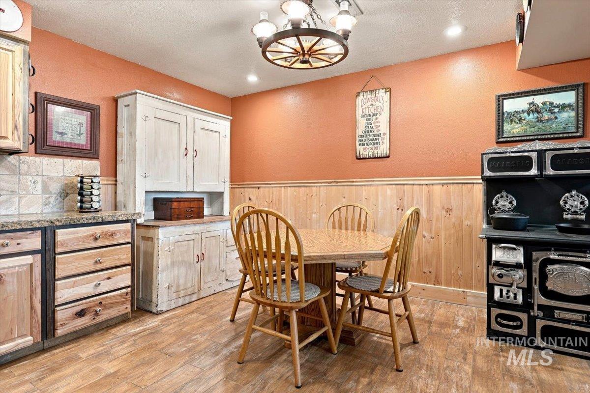 28725 Hwy 30, Caldwell, Idaho 83607, 3 Bedrooms, 1 Bathroom, Residential For Sale, Price $575,000, 98999695