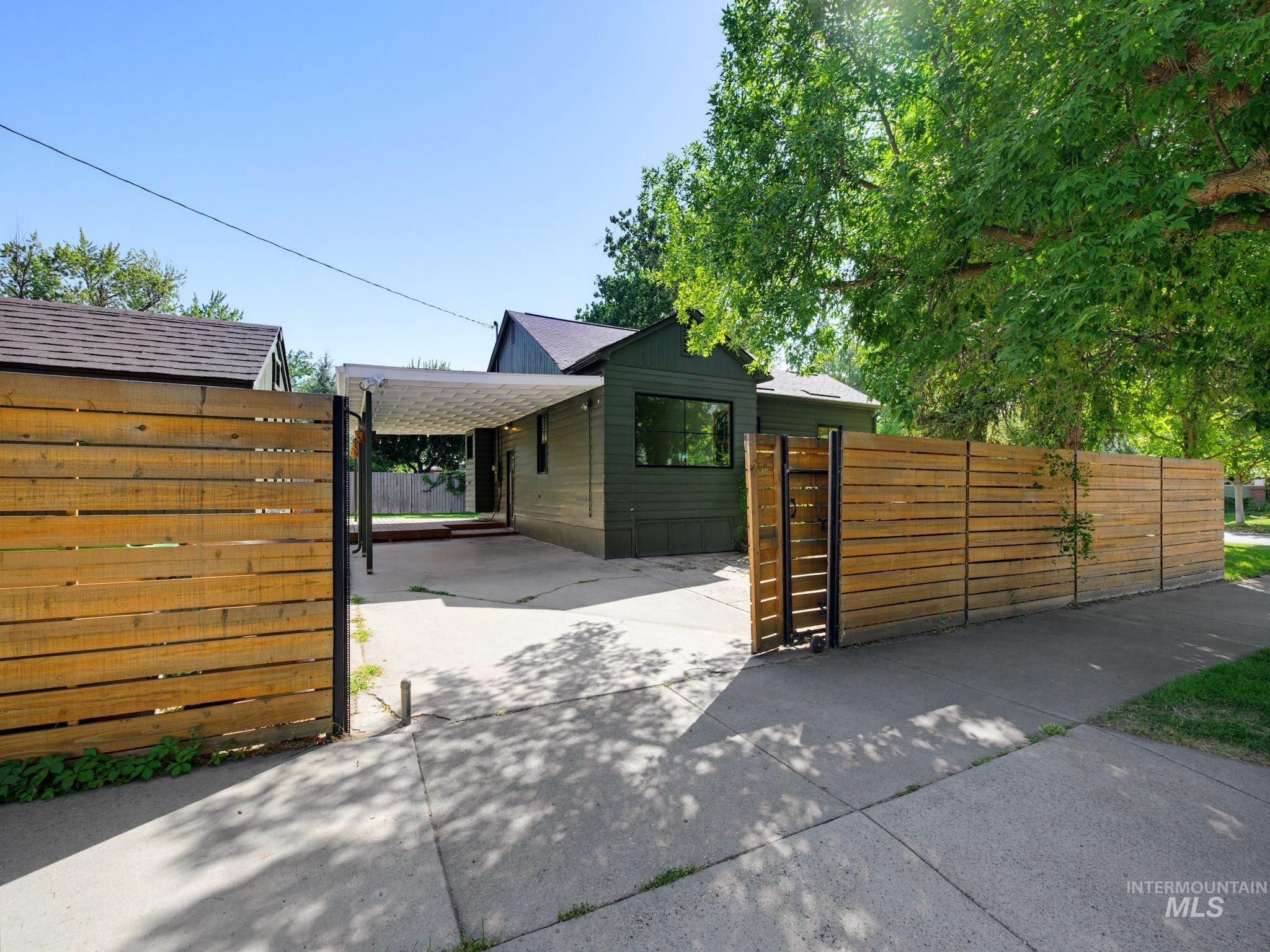 1516 N 26th St, Boise, Idaho 83702, 4 Bedrooms, 2 Bathrooms, Residential For Sale, Price $850,000, 98999697