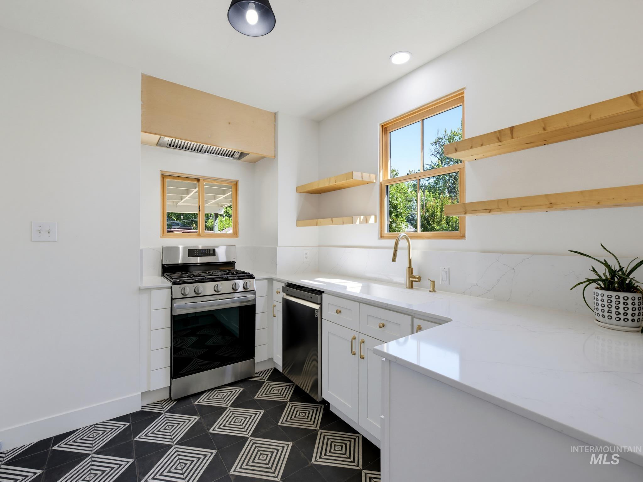 1516 N 26th St, Boise, Idaho 83702, 4 Bedrooms, 2 Bathrooms, Residential For Sale, Price $850,000, 98999697
