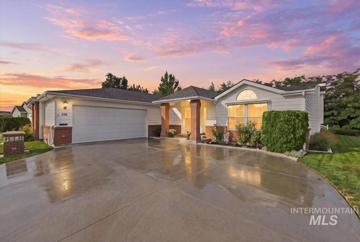 421 S Curtis RD, Boise, Idaho 83705, 4 Bedrooms, 2 Bathrooms, Residential For Sale, Price $320,000, 98999698