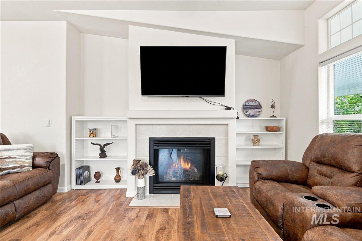 421 S Curtis RD, Boise, Idaho 83705, 4 Bedrooms, 2 Bathrooms, Residential For Sale, Price $320,000, 98999698