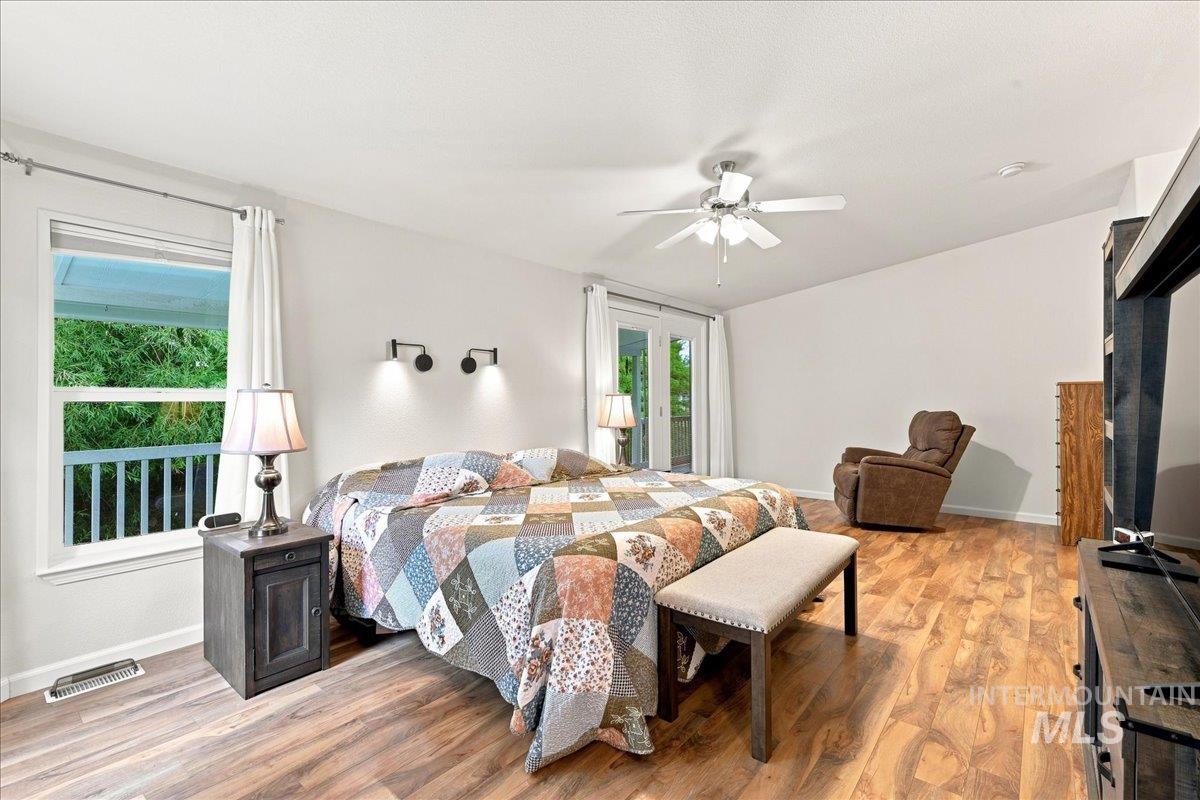 421 S Curtis RD, Boise, Idaho 83705, 4 Bedrooms, 2 Bathrooms, Residential For Sale, Price $320,000, 98999698