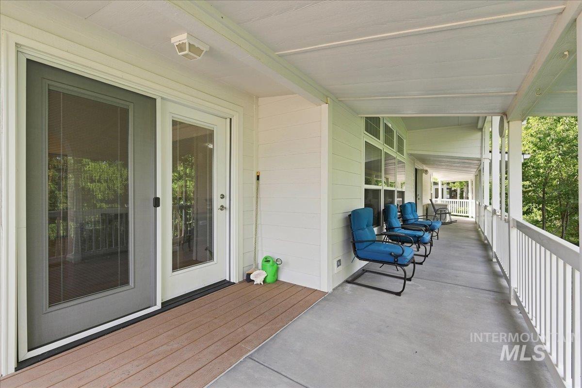 421 S Curtis RD, Boise, Idaho 83705, 4 Bedrooms, 2 Bathrooms, Residential For Sale, Price $320,000, 98999698