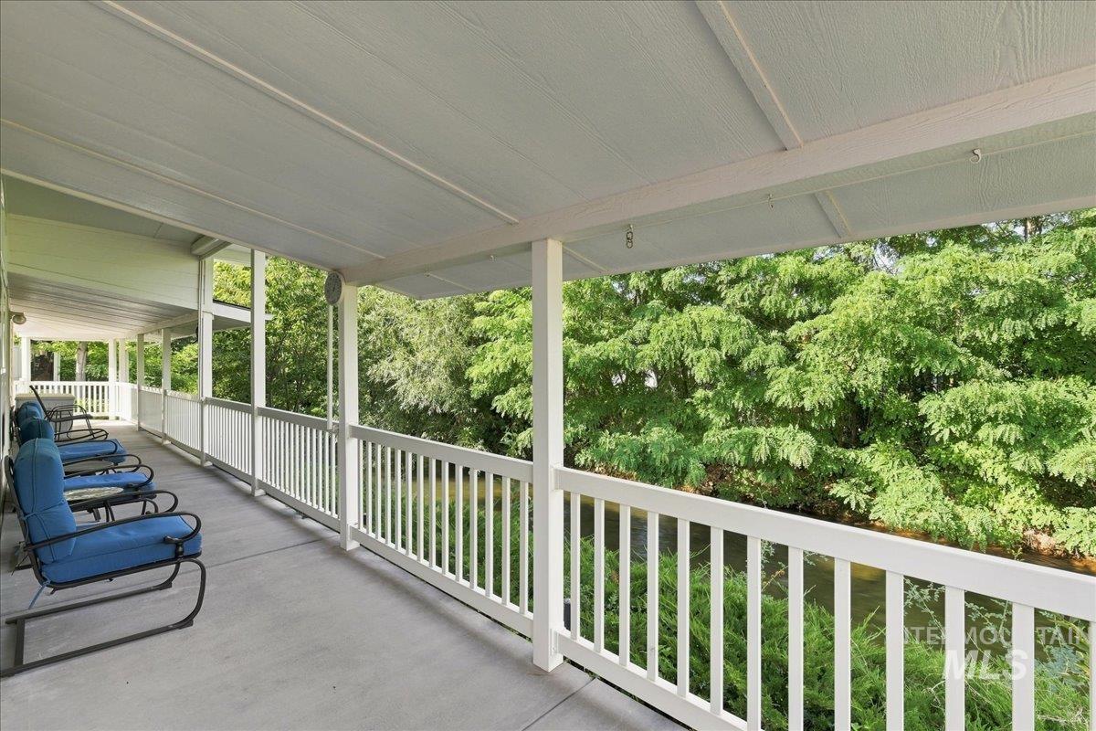 421 S Curtis RD, Boise, Idaho 83705, 4 Bedrooms, 2 Bathrooms, Residential For Sale, Price $320,000, 98999698