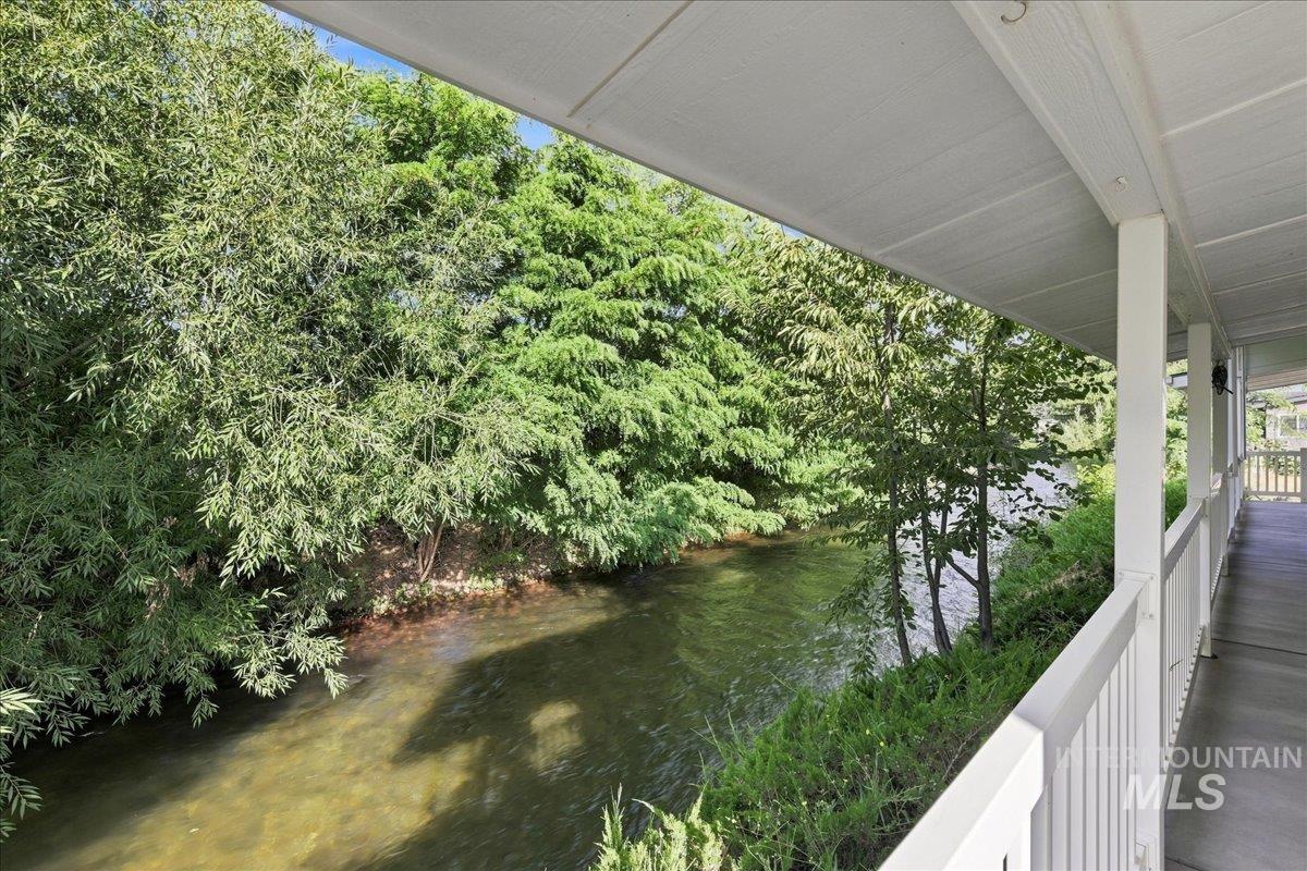 421 S Curtis RD, Boise, Idaho 83705, 4 Bedrooms, 2 Bathrooms, Residential For Sale, Price $320,000, 98999698