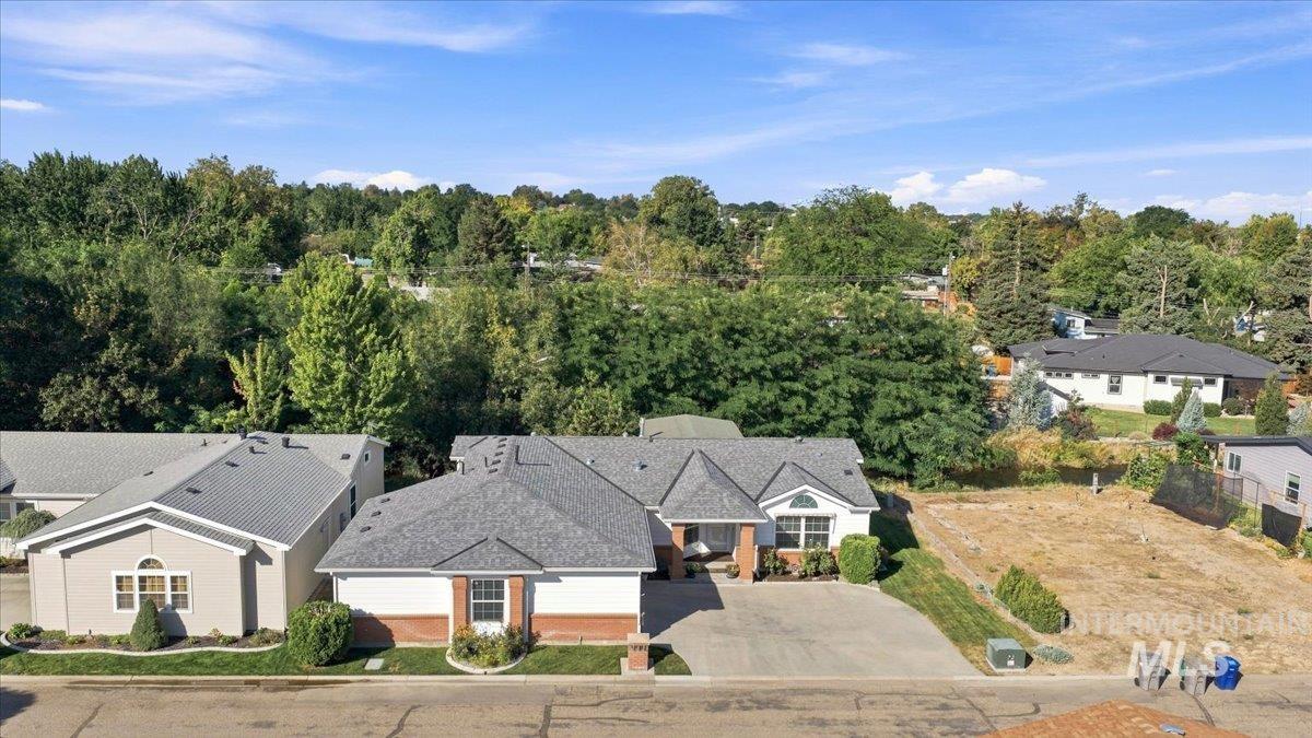 421 S Curtis RD, Boise, Idaho 83705, 4 Bedrooms, 2 Bathrooms, Residential For Sale, Price $320,000, 98999698