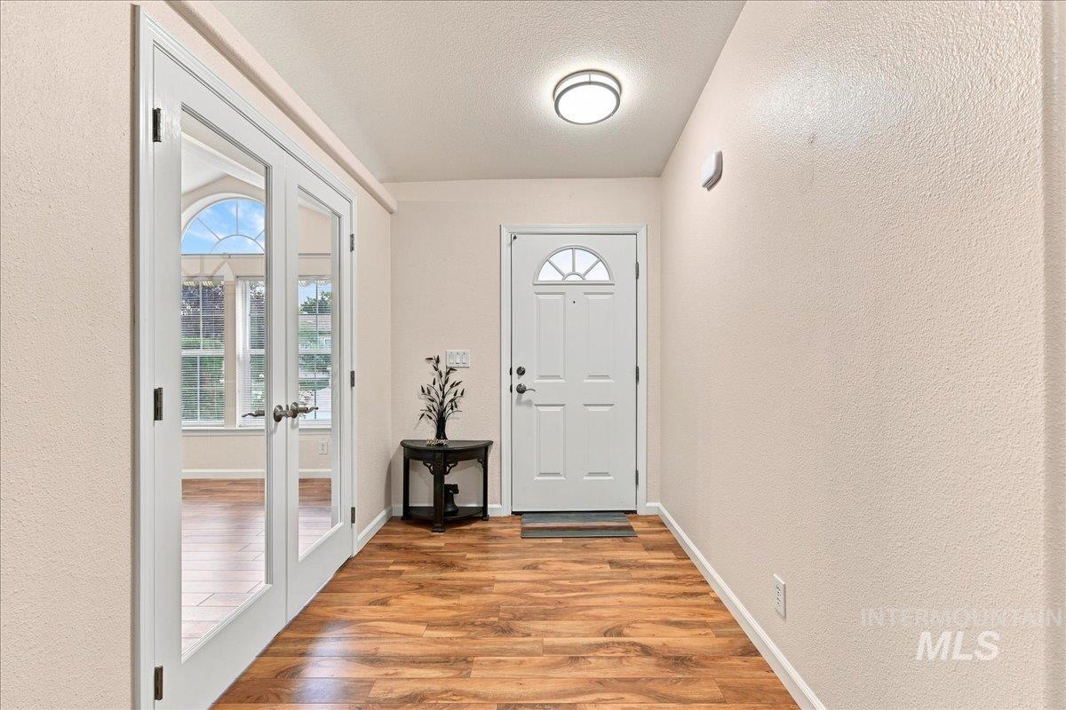 421 S Curtis RD, Boise, Idaho 83705, 4 Bedrooms, 2 Bathrooms, Residential For Sale, Price $320,000, 98999698