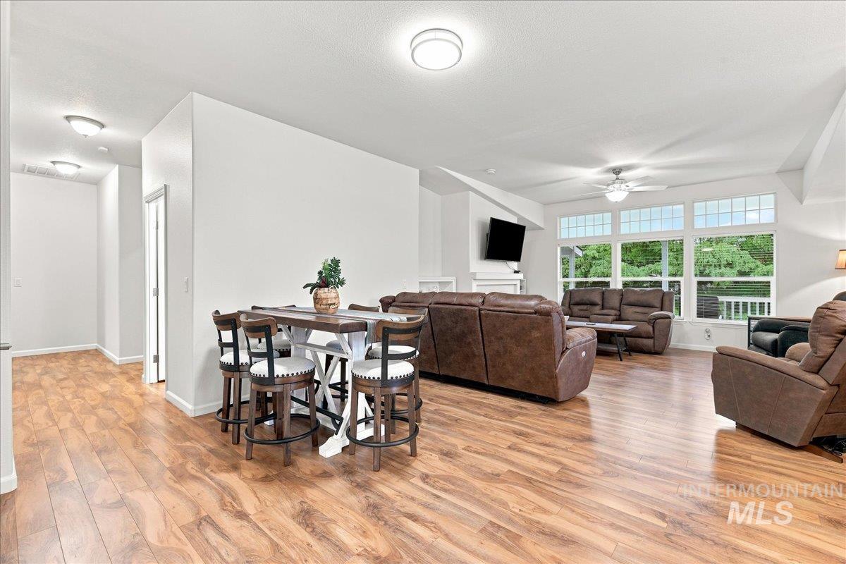 421 S Curtis RD, Boise, Idaho 83705, 4 Bedrooms, 2 Bathrooms, Residential For Sale, Price $320,000, 98999698