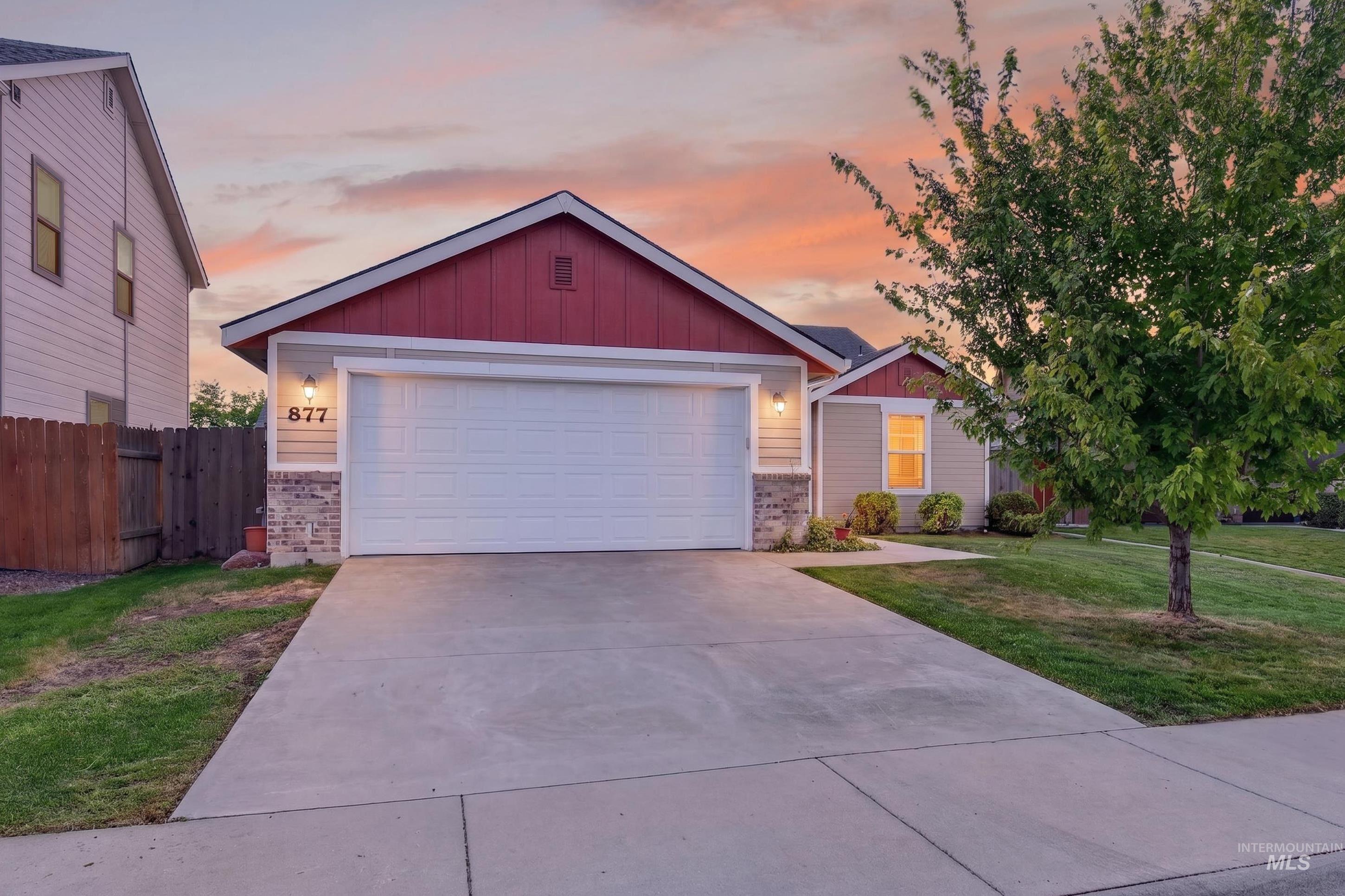 877 E Shady Ridge Dr, Kuna, Idaho 83634, 3 Bedrooms, 2 Bathrooms, Residential For Sale, Price $379,900, 98999704