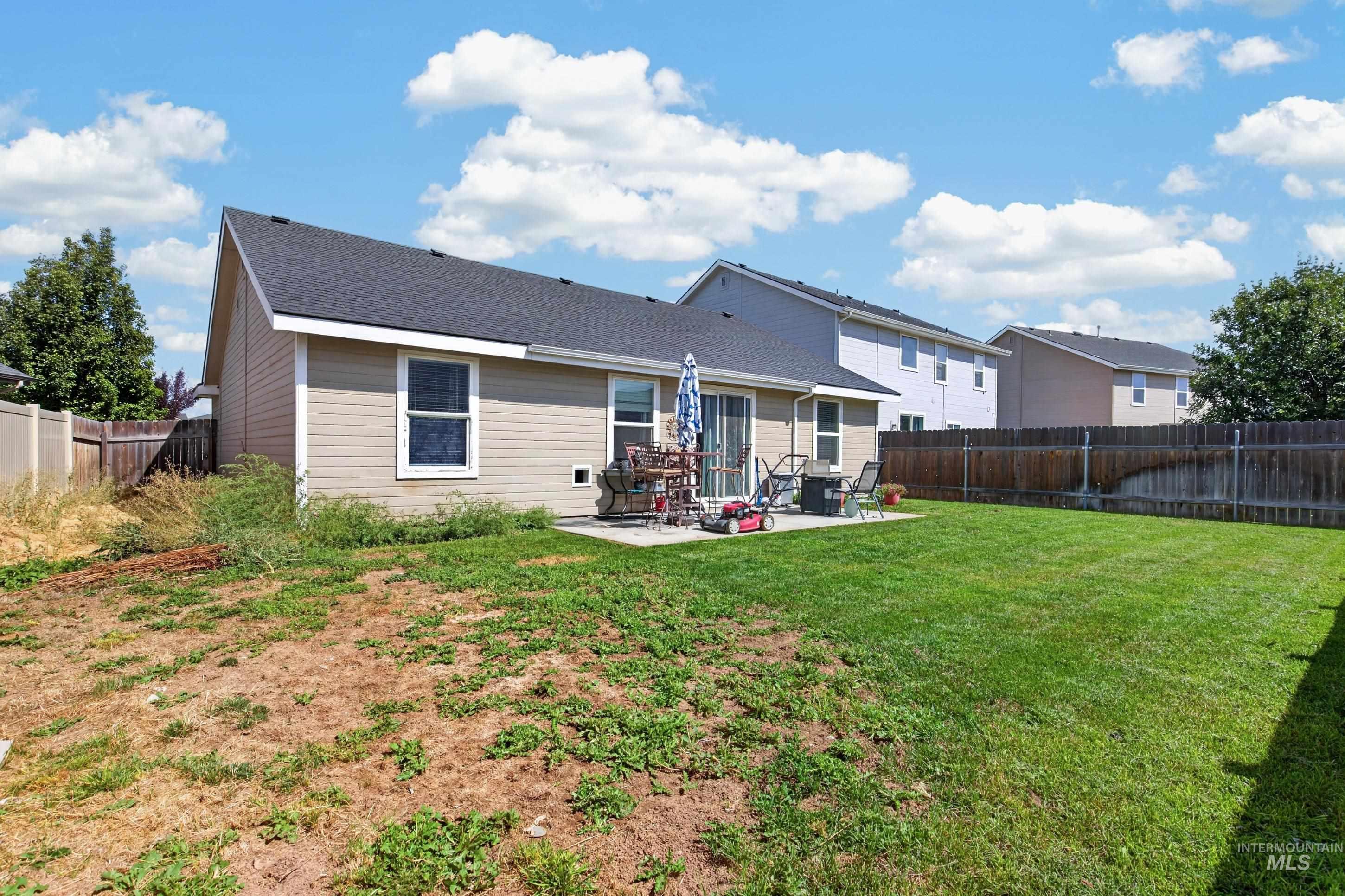 877 E Shady Ridge Dr, Kuna, Idaho 83634, 3 Bedrooms, 2 Bathrooms, Residential For Sale, Price $379,900, 98999704
