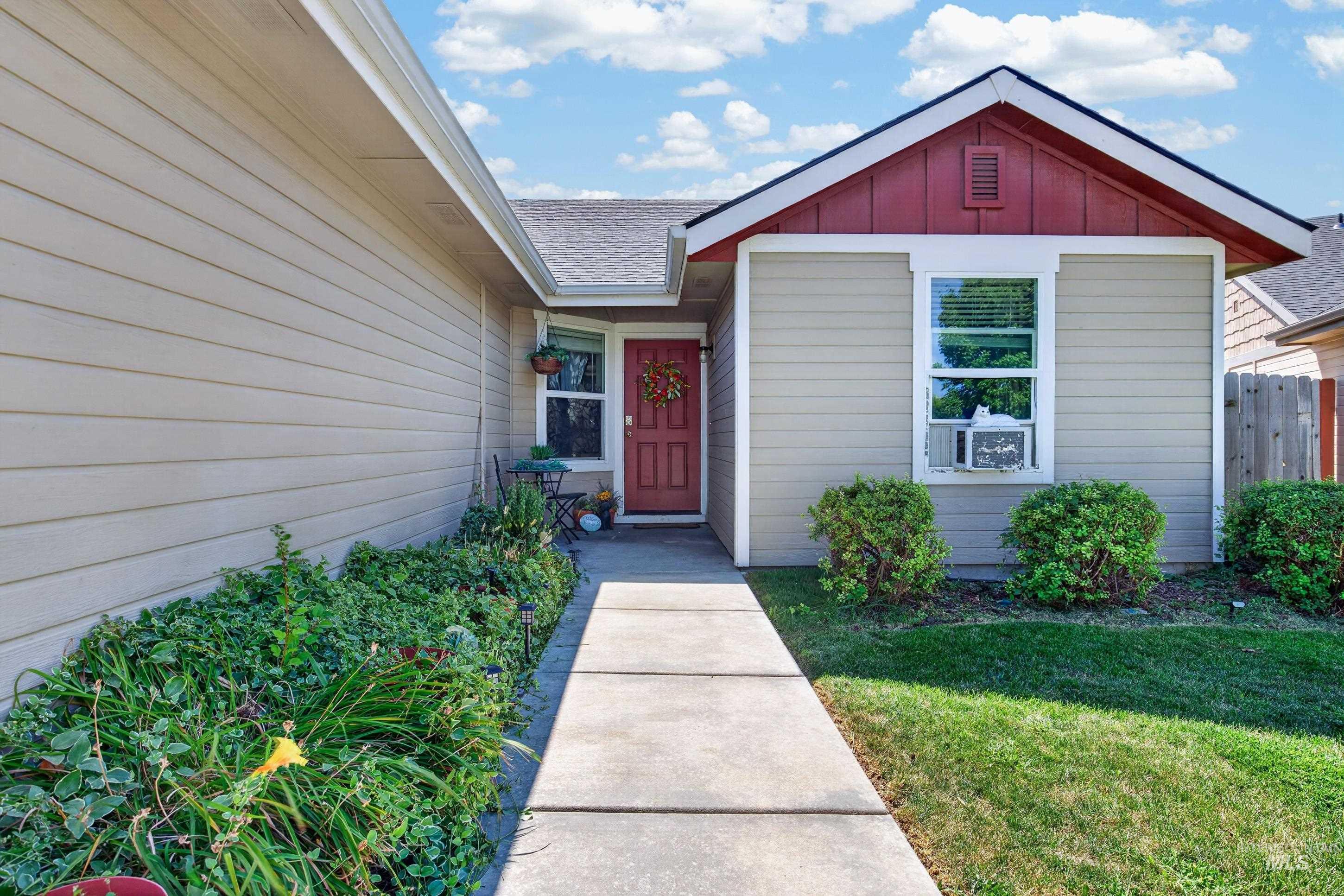 877 E Shady Ridge Dr, Kuna, Idaho 83634, 3 Bedrooms, 2 Bathrooms, Residential For Sale, Price $379,900, 98999704