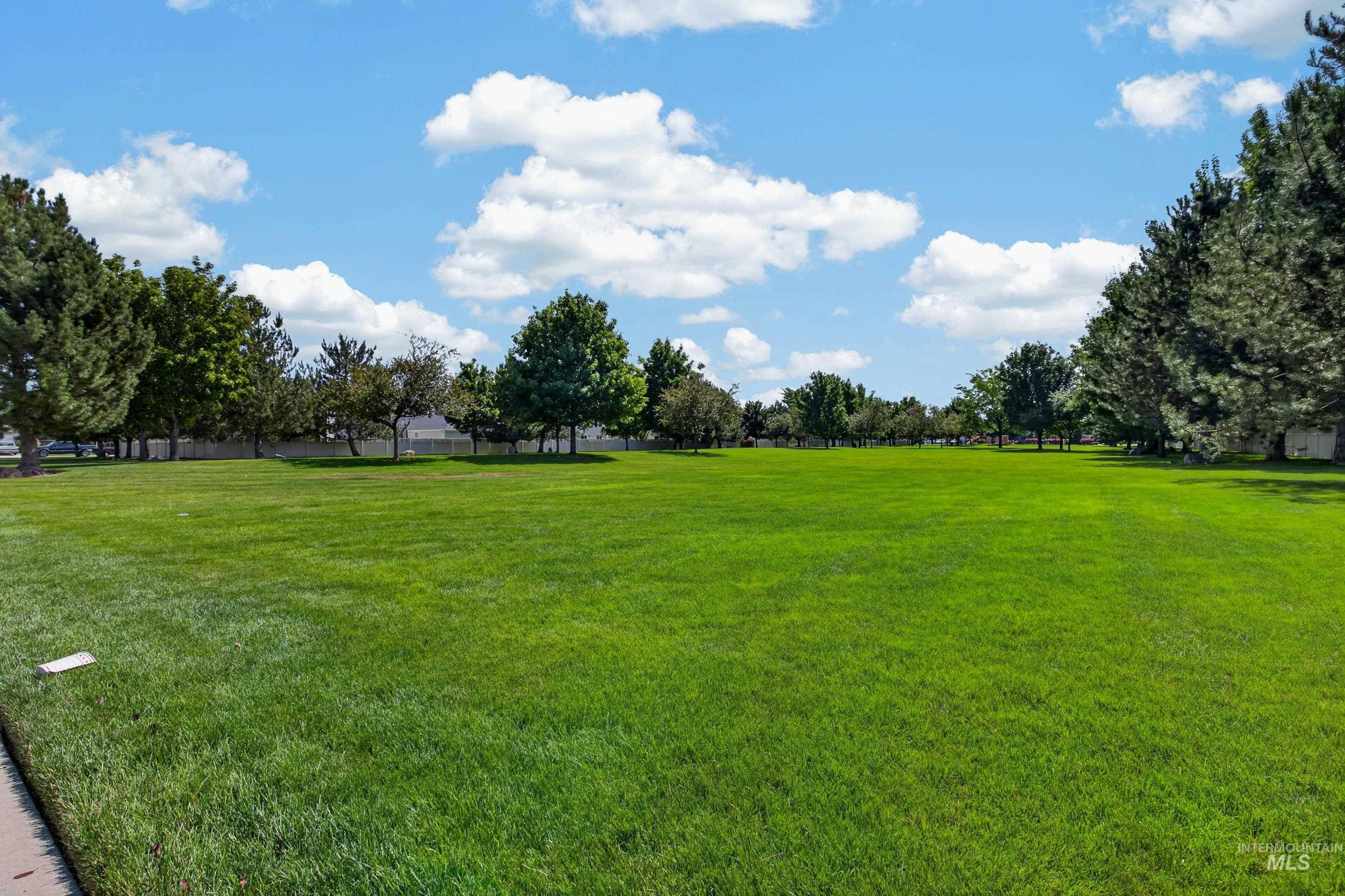 877 E Shady Ridge Dr, Kuna, Idaho 83634, 3 Bedrooms, 2 Bathrooms, Residential For Sale, Price $379,900, 98999704