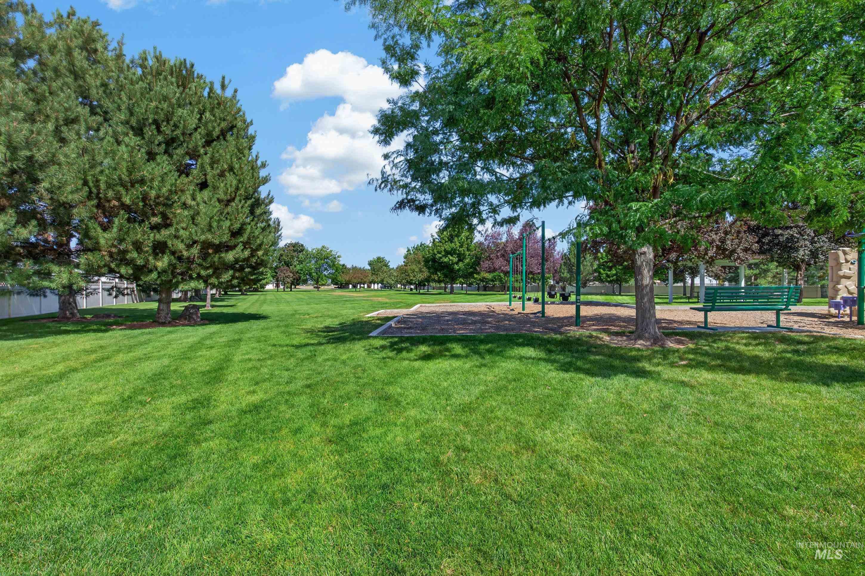 877 E Shady Ridge Dr, Kuna, Idaho 83634, 3 Bedrooms, 2 Bathrooms, Residential For Sale, Price $379,900, 98999704