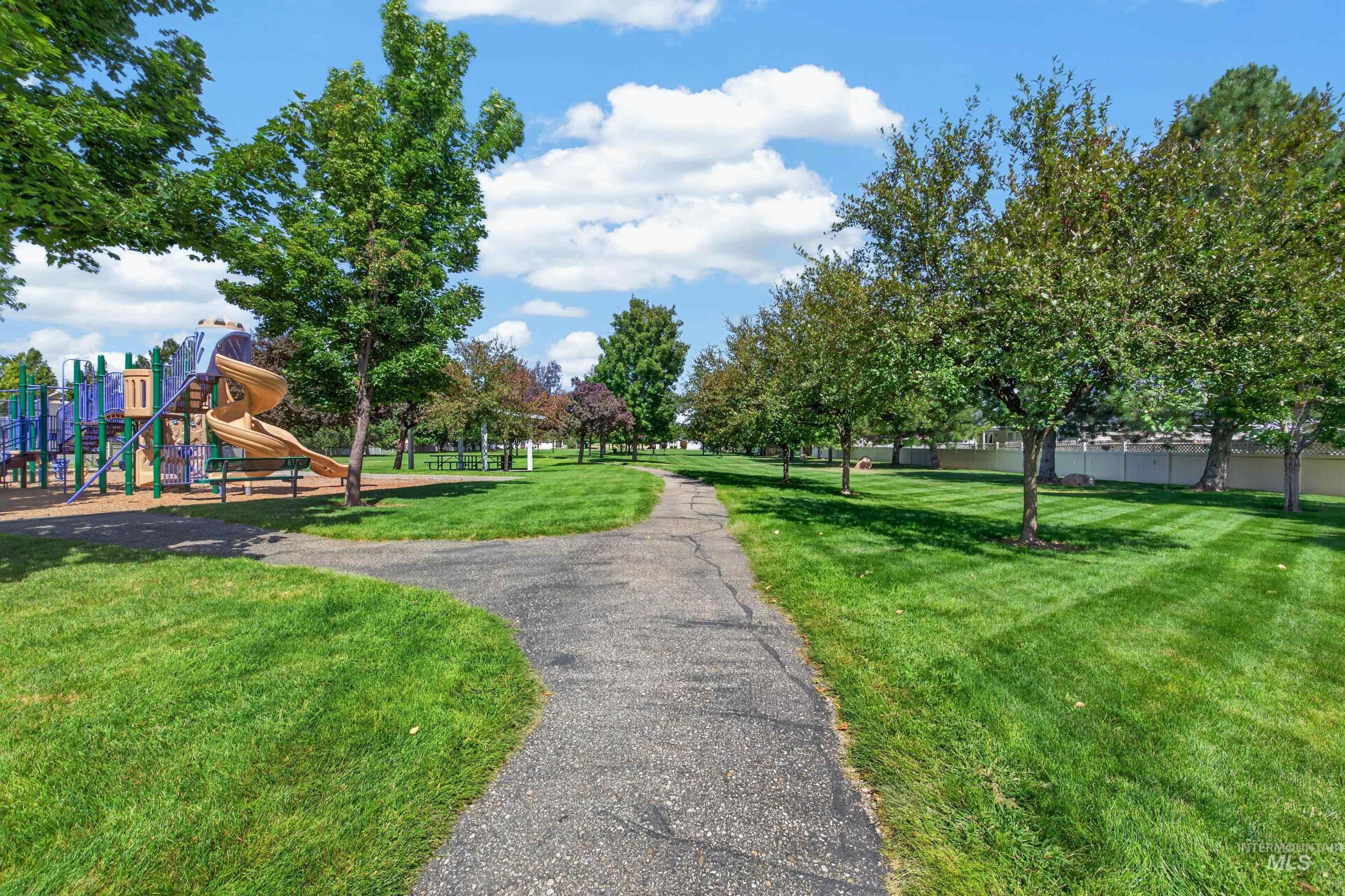 877 E Shady Ridge Dr, Kuna, Idaho 83634, 3 Bedrooms, 2 Bathrooms, Residential For Sale, Price $379,900, 98999704