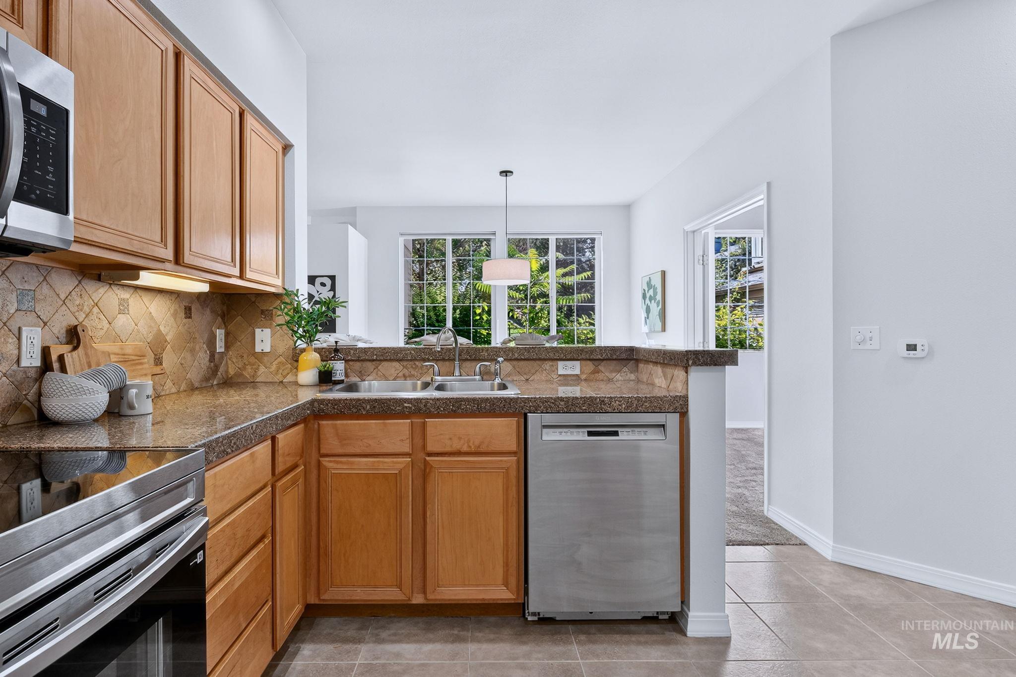 5170 S Surprise Way, Boise, Idaho 83716, 2 Bedrooms, 2 Bathrooms, Residential For Sale, Price $479,900, 98999708