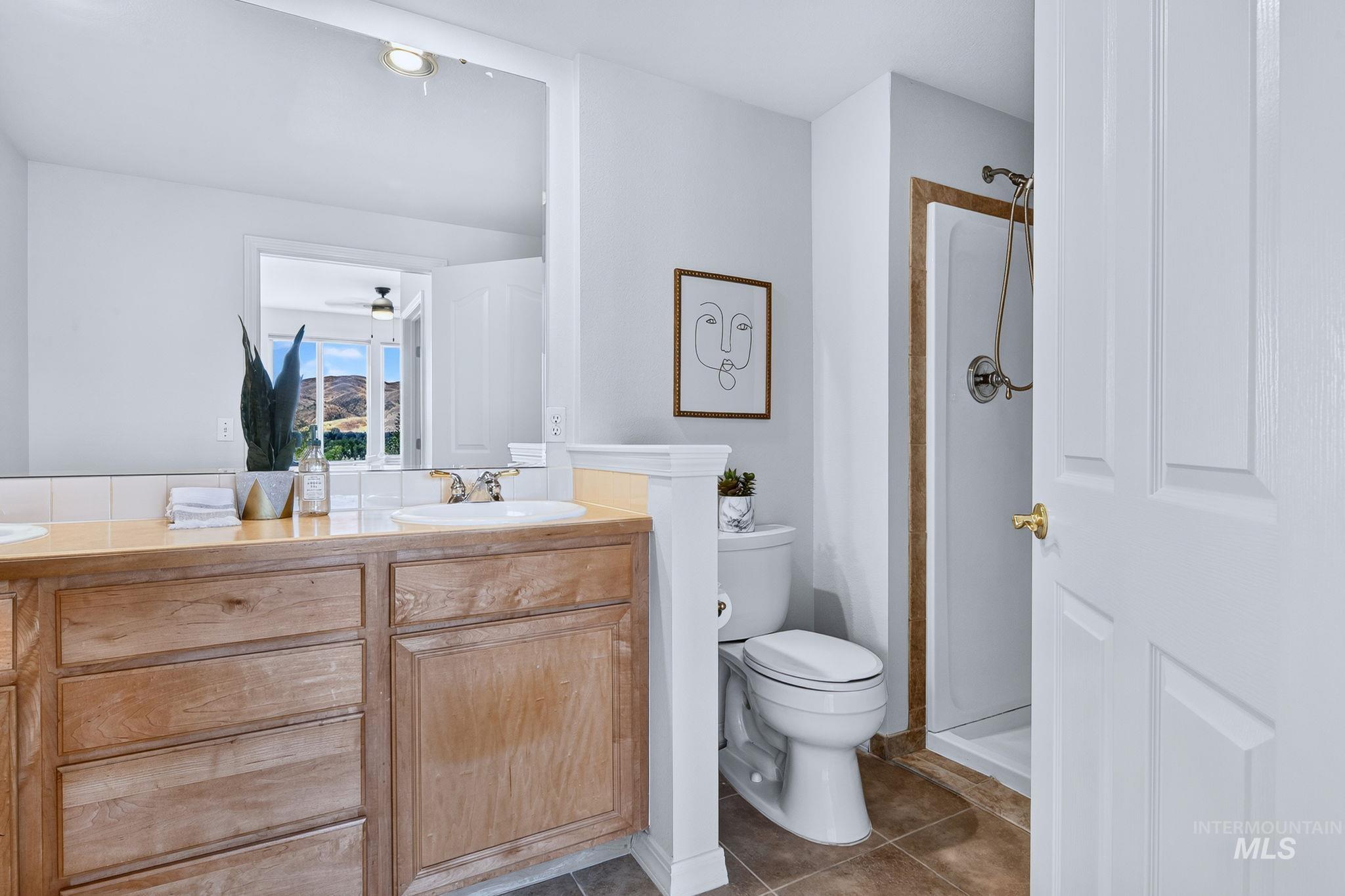 5170 S Surprise Way, Boise, Idaho 83716, 2 Bedrooms, 2 Bathrooms, Residential For Sale, Price $479,900, 98999708
