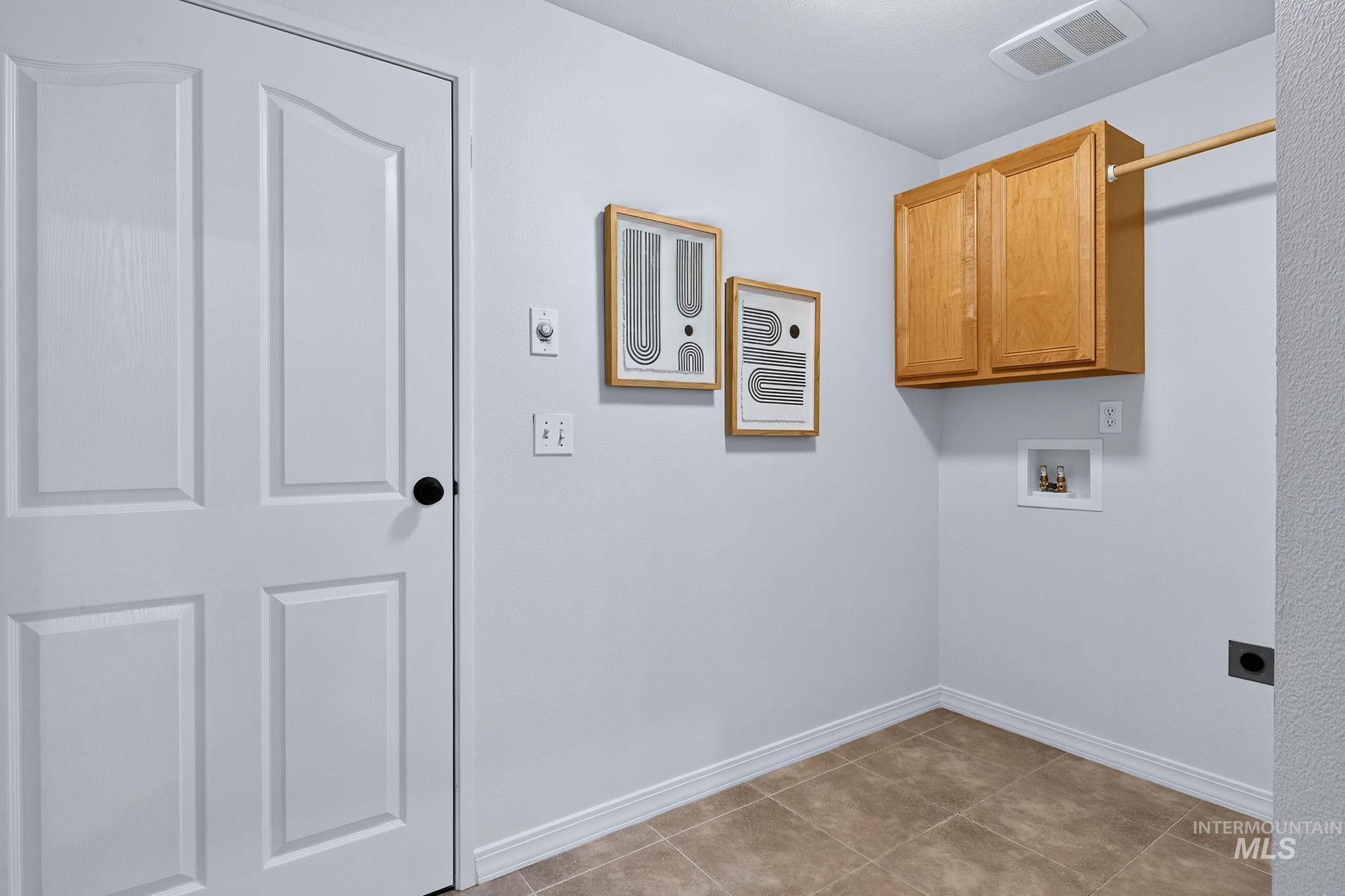 5170 S Surprise Way, Boise, Idaho 83716, 2 Bedrooms, 2 Bathrooms, Residential For Sale, Price $479,900, 98999708