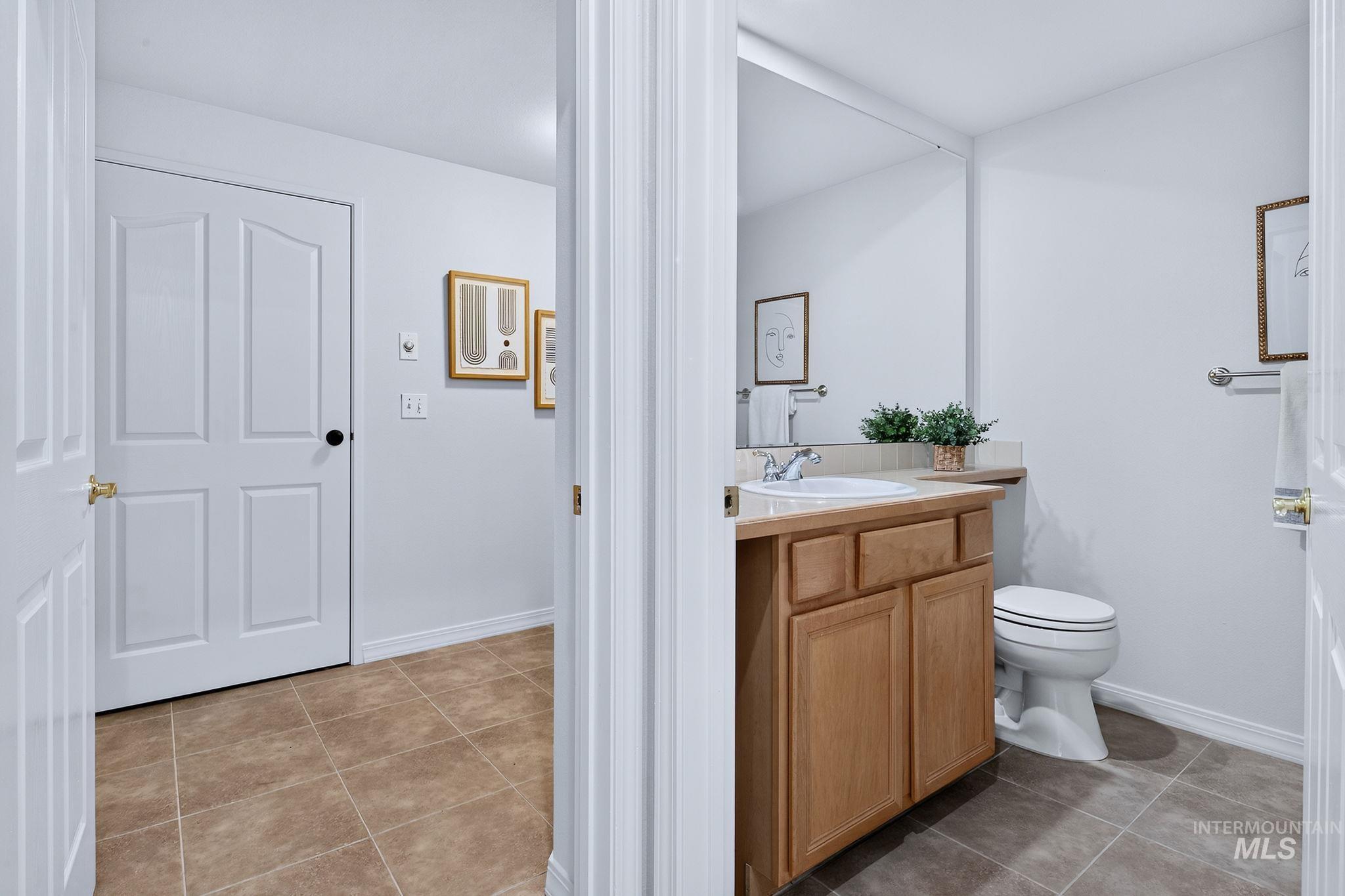 5170 S Surprise Way, Boise, Idaho 83716, 2 Bedrooms, 2 Bathrooms, Residential For Sale, Price $479,900, 98999708