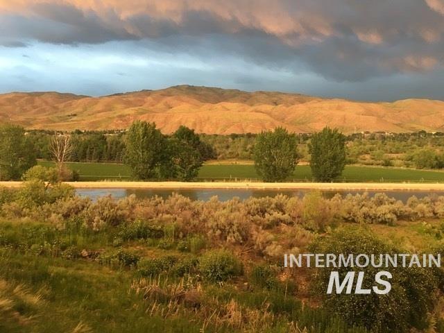 5170 S Surprise Way, Boise, Idaho 83716, 2 Bedrooms, 2 Bathrooms, Residential For Sale, Price $479,900, 98999708