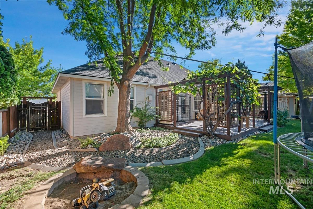 7519 Edgebrook, Nampa, Idaho 83687, 3 Bedrooms, 2 Bathrooms, Residential For Sale, Price $419,000, 98999709