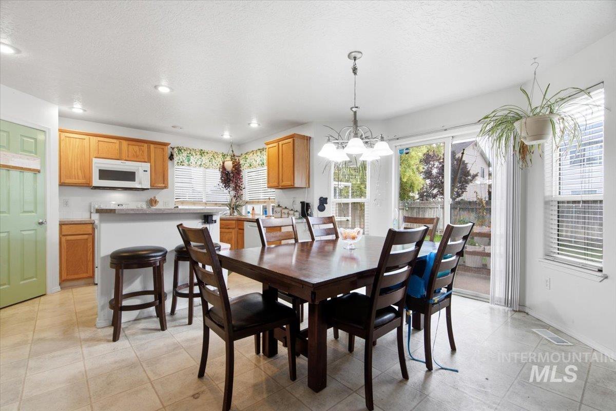 1975 W Ridge Pointe Ave, Nampa, Idaho 83651, 4 Bedrooms, 2.5 Bathrooms, Residential For Sale, Price $450,000, 98999710