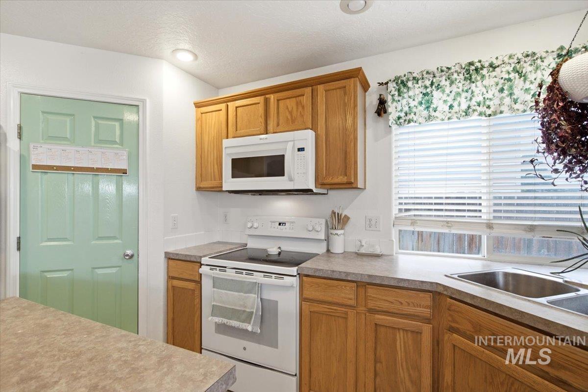 1975 W Ridge Pointe Ave, Nampa, Idaho 83651, 4 Bedrooms, 2.5 Bathrooms, Residential For Sale, Price $450,000, 98999710