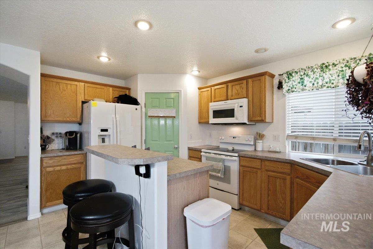 1975 W Ridge Pointe Ave, Nampa, Idaho 83651, 4 Bedrooms, 2.5 Bathrooms, Residential For Sale, Price $450,000, 98999710